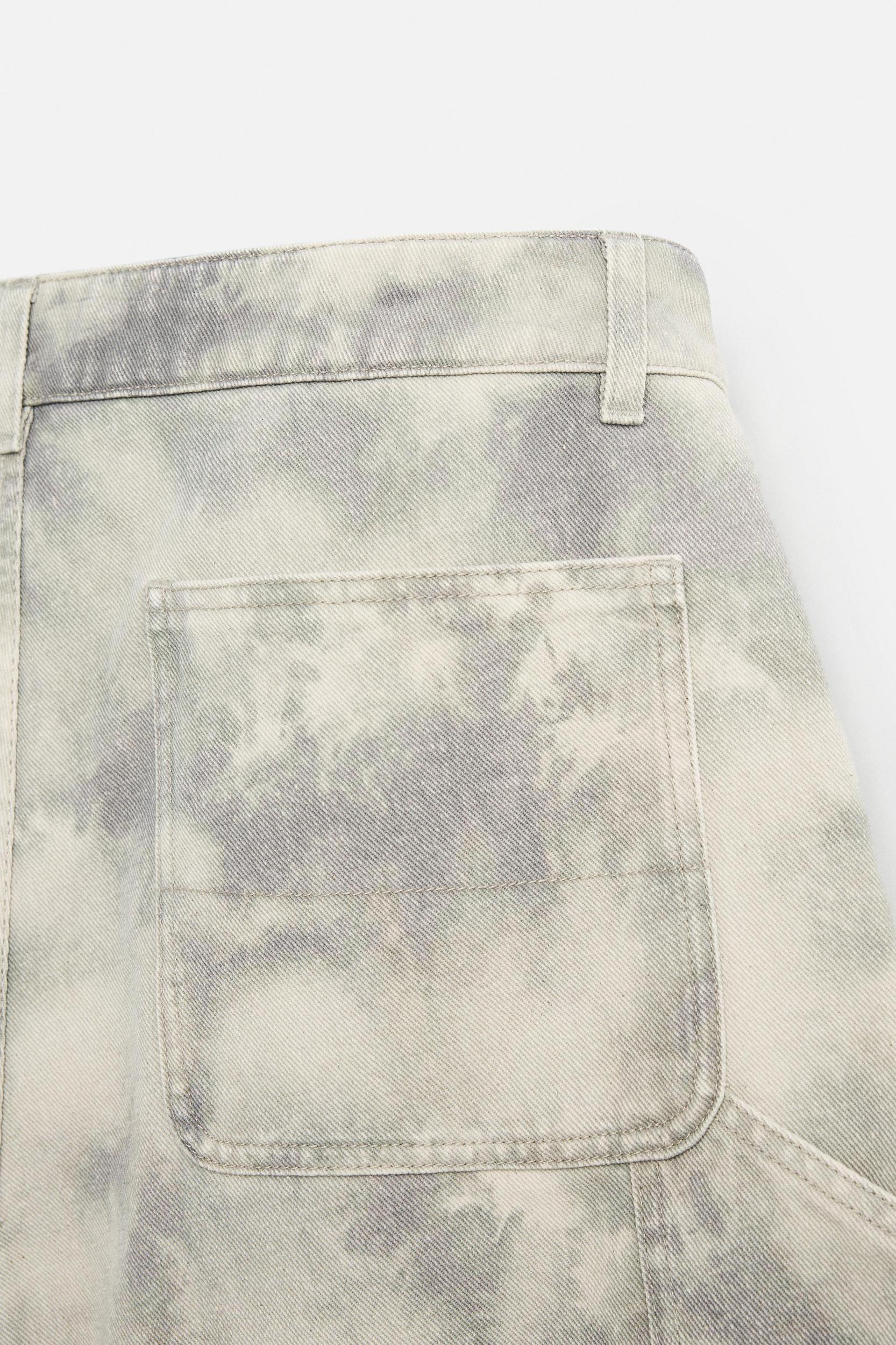 ABSTRACT PRINT CARPENTER POCKET SHORTS Product Image