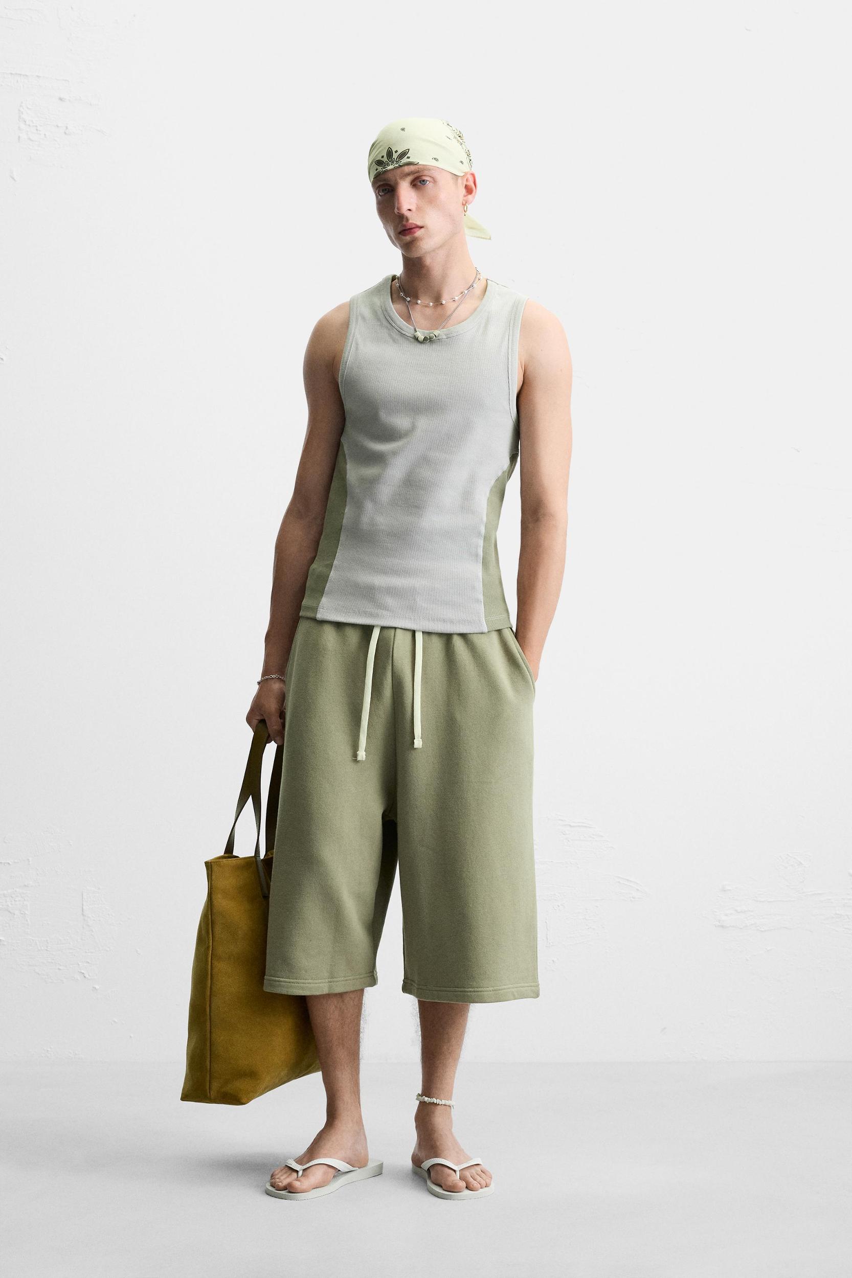OVERSIZED FIT JOGGER SHORTS Product Image