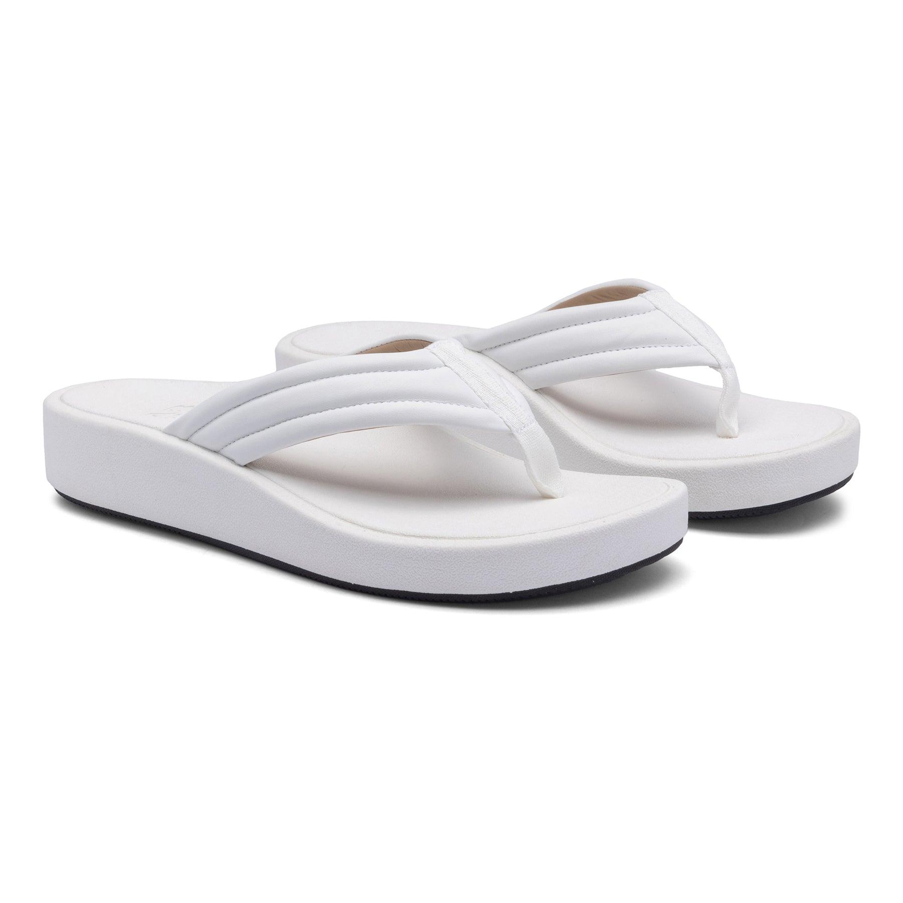 Paseo Thong Sandal Female Product Image