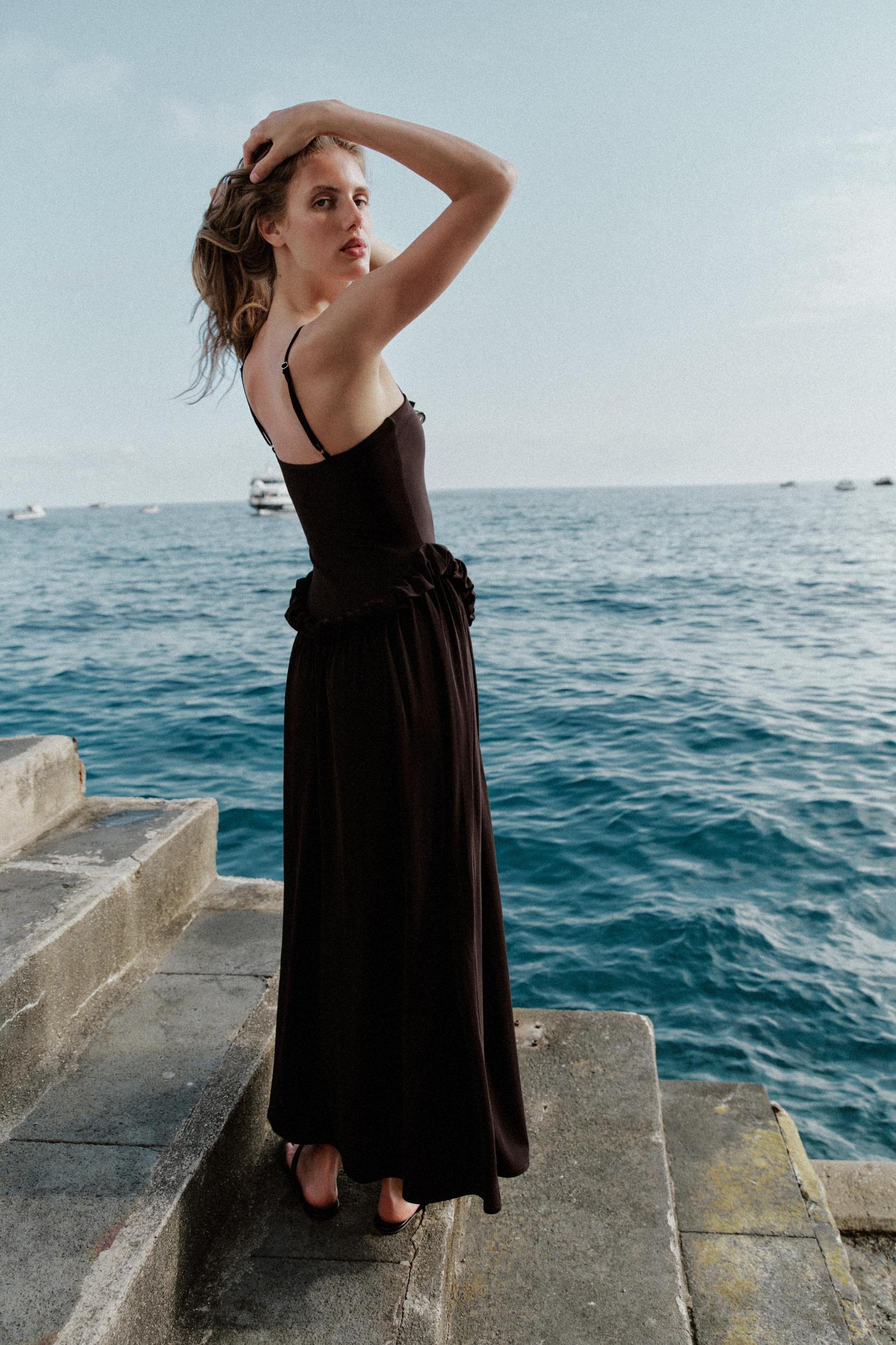 PEPLUM VOLUME DRESS Product Image