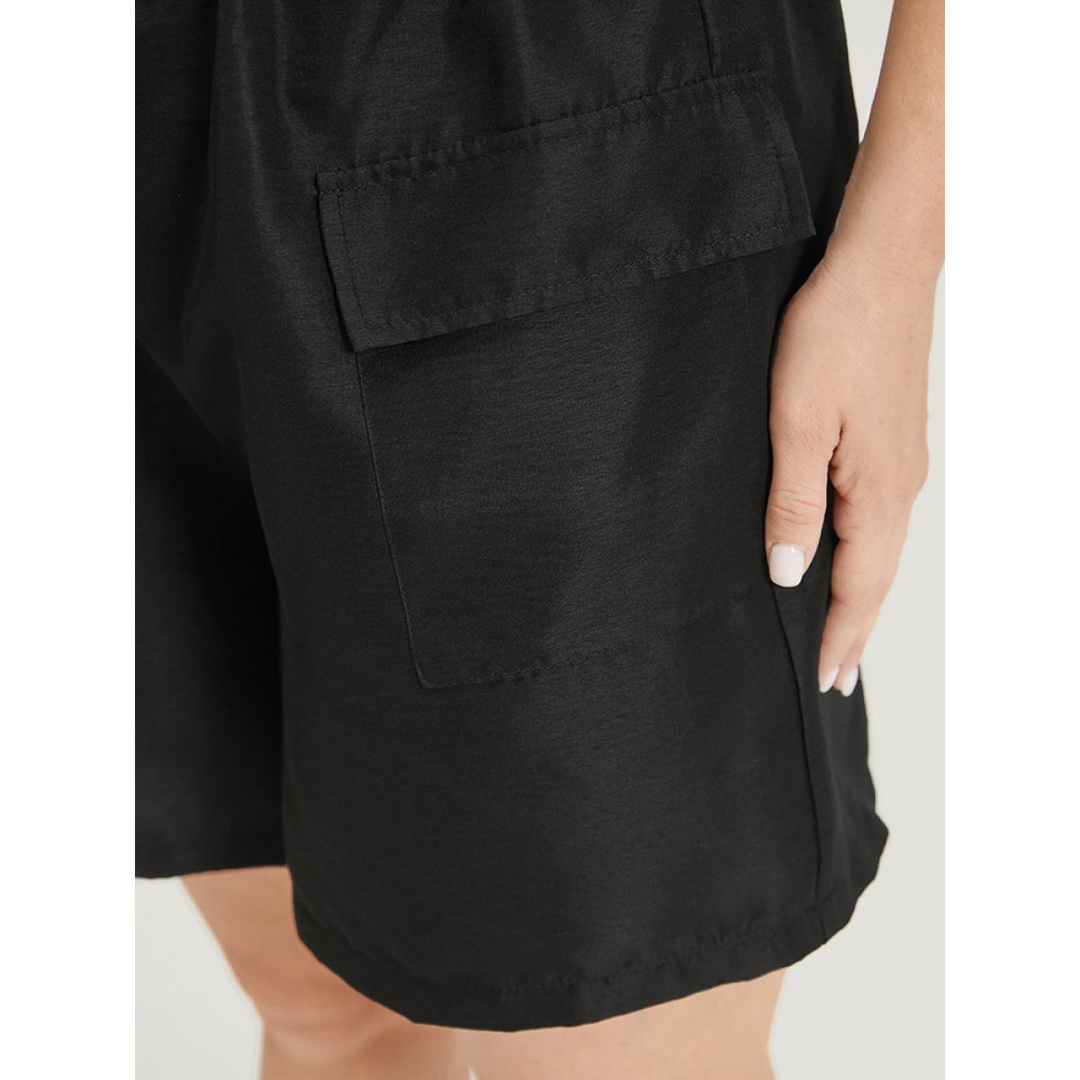 Plus Size Plain Flap Pocket Drawstring Shorts Women Black Casual Plain Dailywear Shorts BloomChic 28/5X Product Image