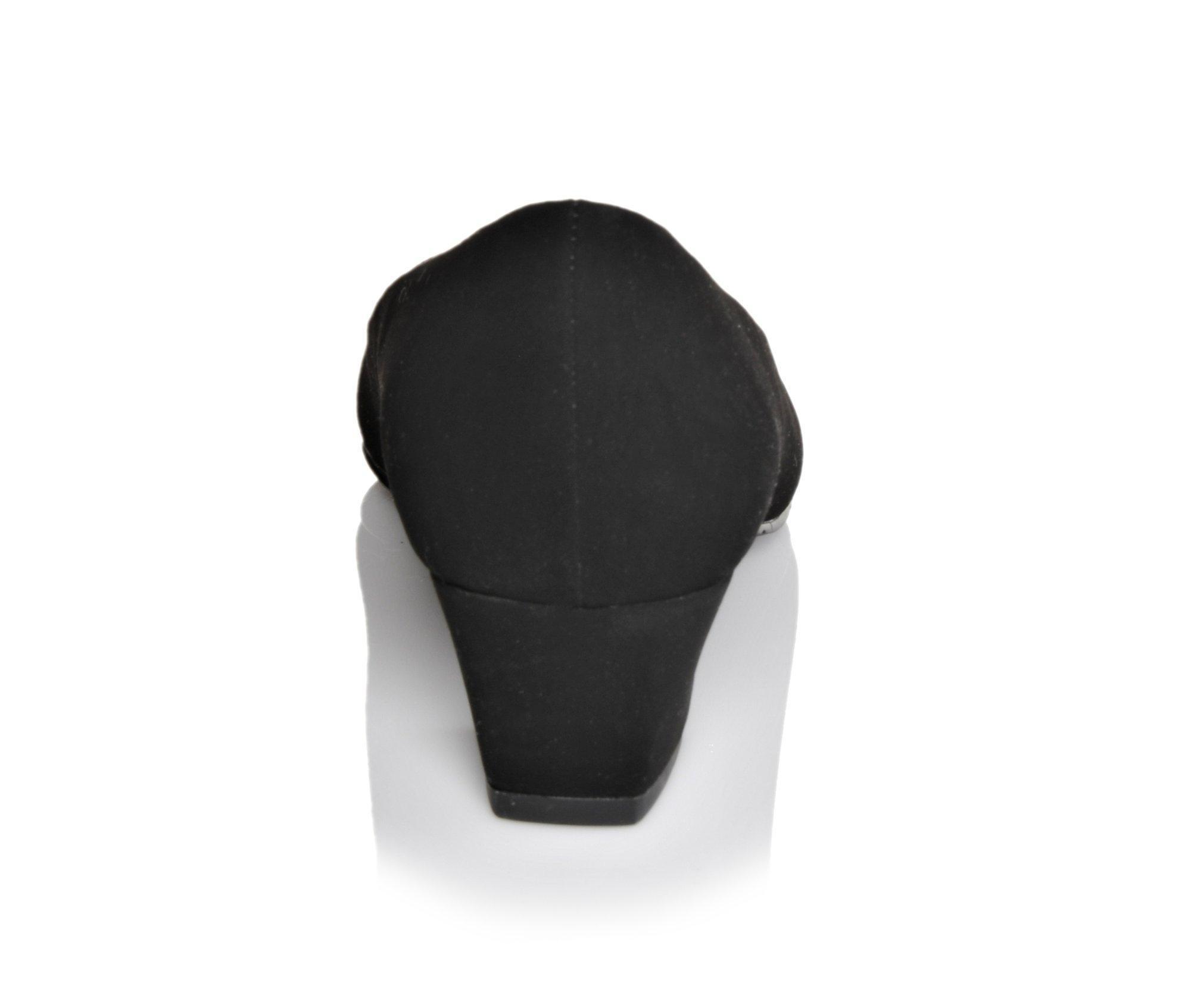 Women's Easy Street Prim Pumps Product Image