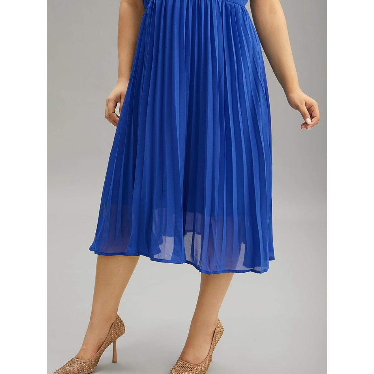 Plus Size Plain Pleated V Neck Elastic Cuffs Puff Sleeve Dress Blue Women Elegant Elastic cuffs V-neck Short sleeve Curvy Midi Dress BloomChic 26/4X Product Image