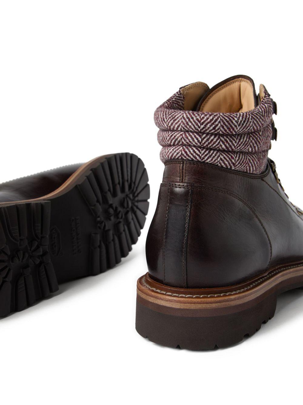 lace-up hiking boots Product Image