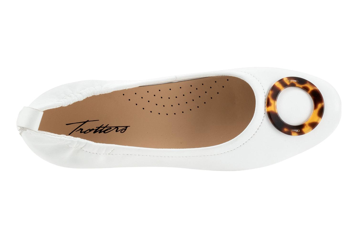 Gia Ornament Product Image