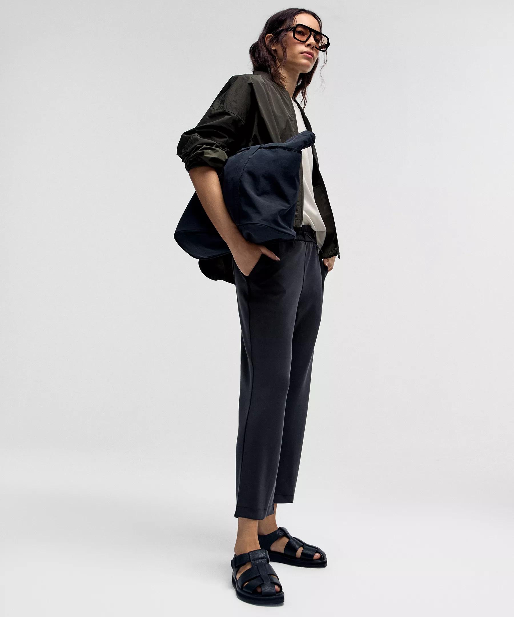 Softstreme High-Rise Straight-Leg Cropped Pant Product Image