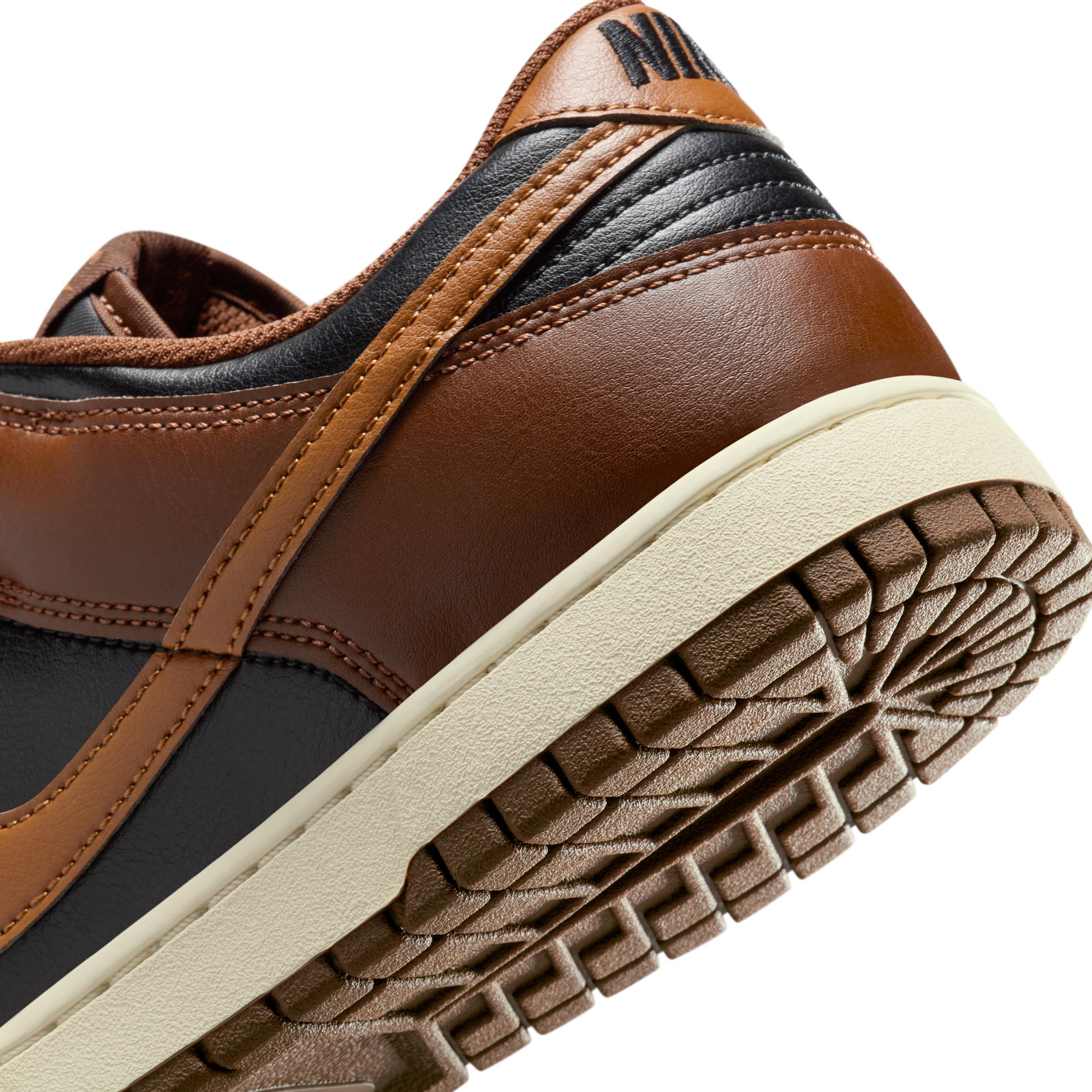 Nike Men's Dunk Low Retro Shoes Product Image