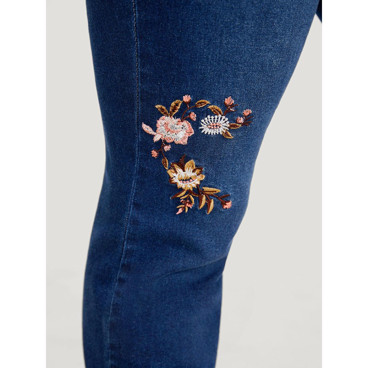 Plus Size Straight Leg Very Stretchy Dark Wash Floral Embroidered Jeans Women DarkBlue Casual Plain Embroidered High stretch Jeans BloomChic 10/M Product Image