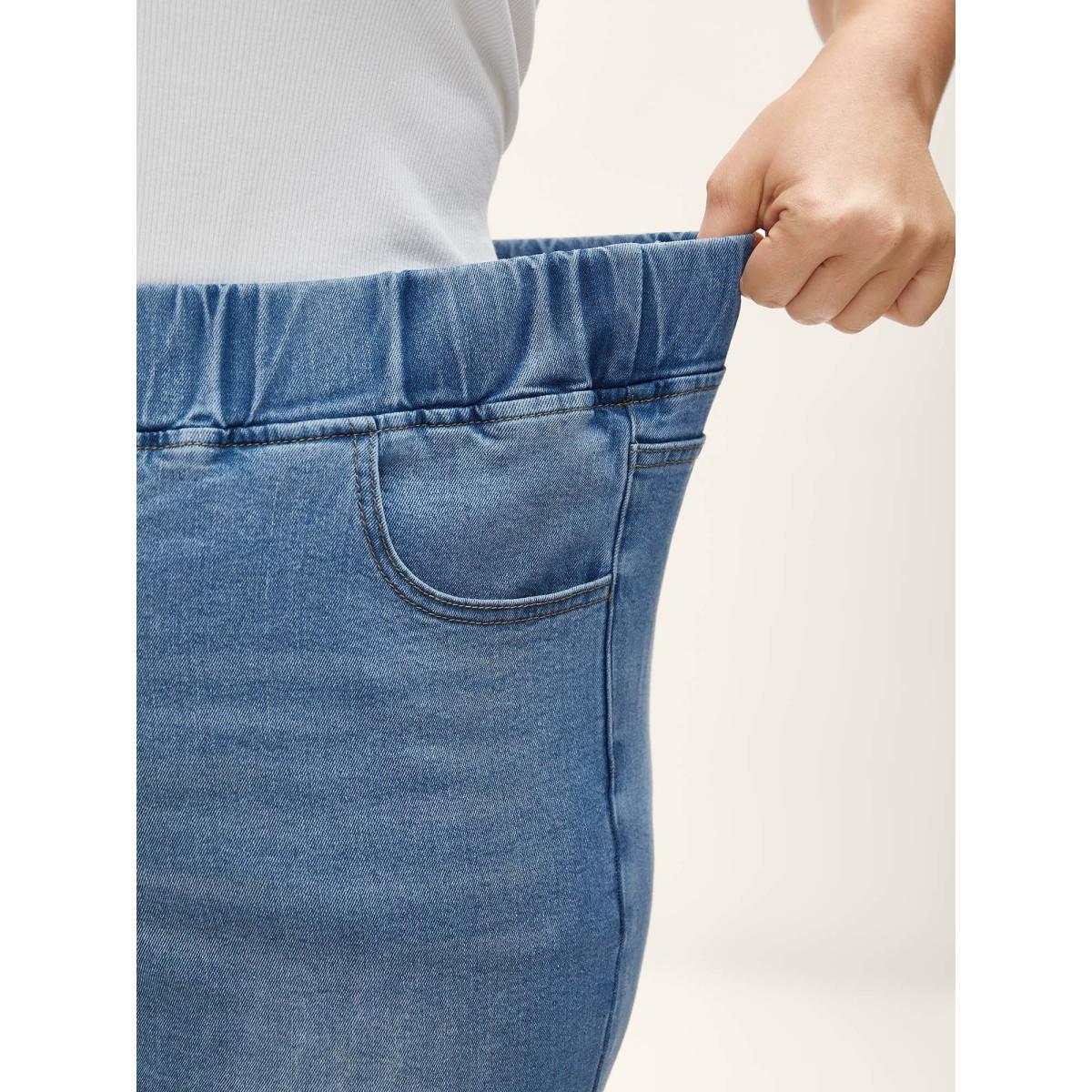 Plus Size Pull-On Stretchy Waist Denim Shorts Women Denimblue Medium stretch Casual Slanted pocket Leisure Denim Shorts BloomChic 10/M Product Image