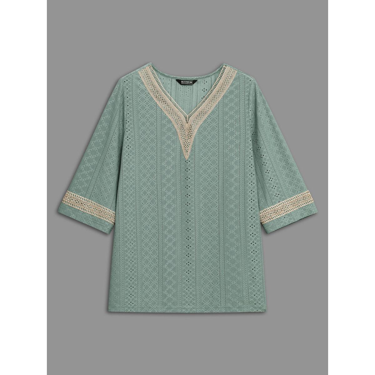 Plus Size Woven Ribbon Patchwork Contrast T-shirt Greenbean Women Casual Woven ribbon&lace trim V-neck Everyday T-shirts BloomChic 22-24/3X Product Image