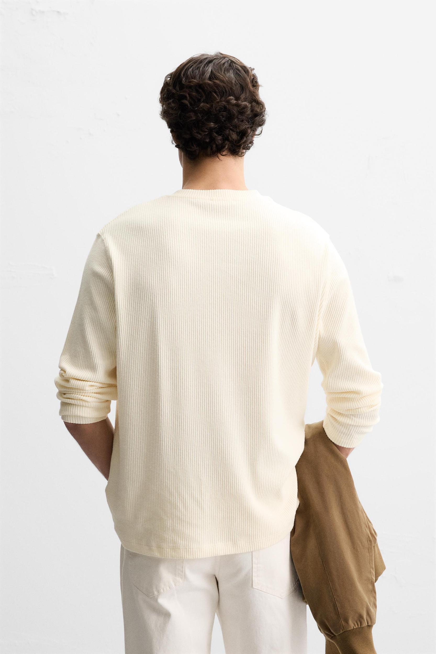 RIBBED TEXTURED T-SHIRT Product Image