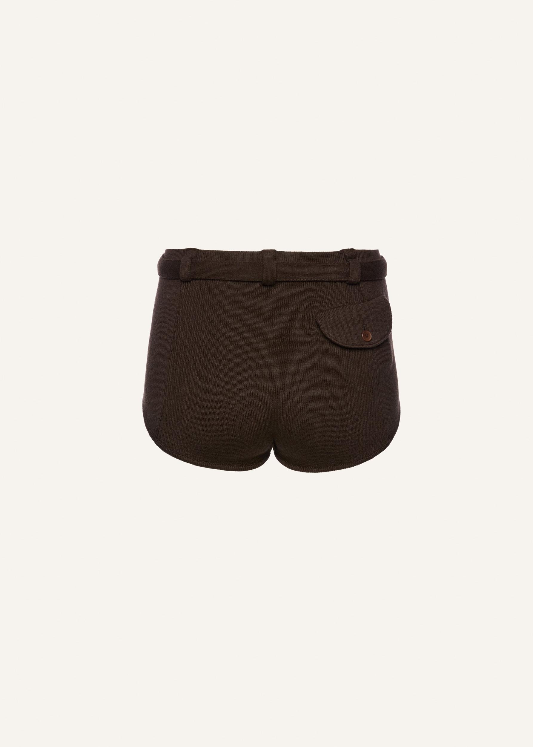 Belted knitwear shorts in brown Product Image