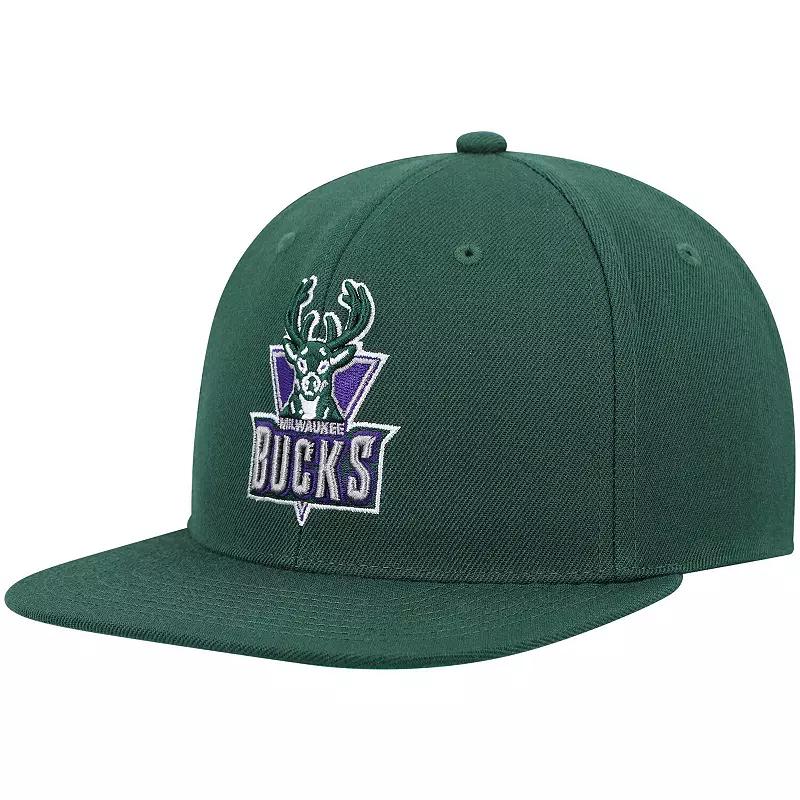 Men's Mitchell & Ness Green Milwaukee Bucks Hardwood Classics Team Ground 2.0 Snapback Hat Product Image