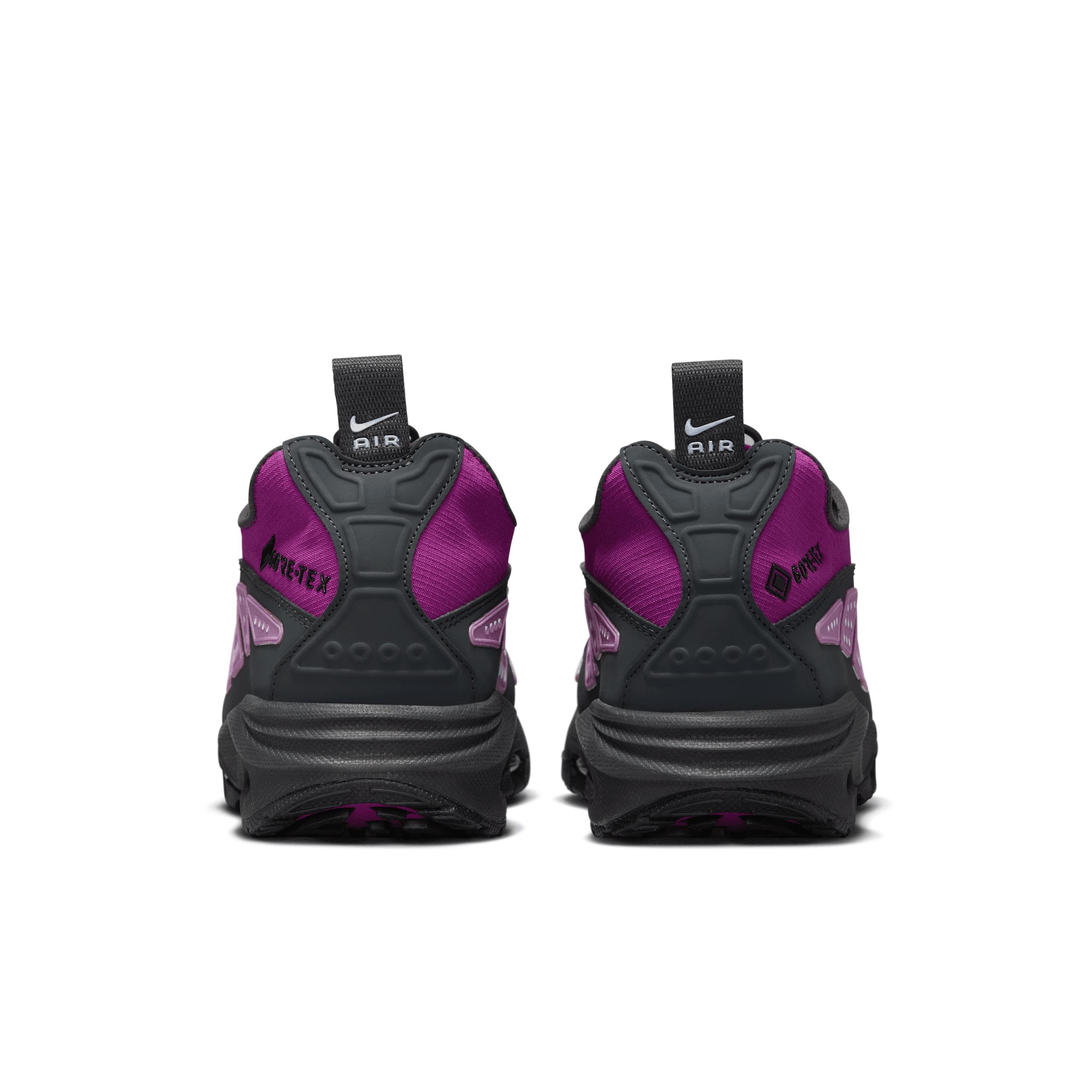 Nike Women's Air Max SNDR GORE-TEX Shoes Product Image