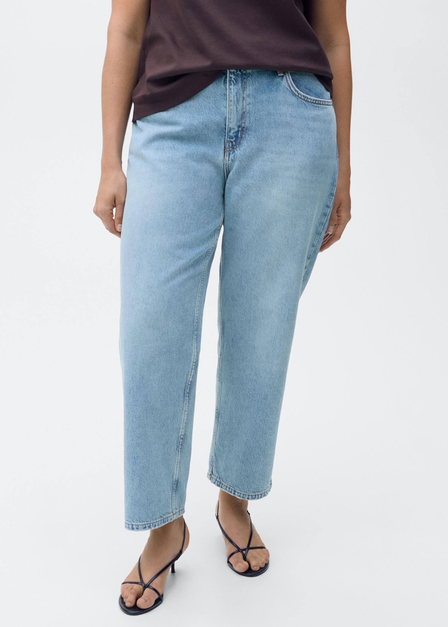 Mid-rise straight jeans - Women | MANGO USA Product Image