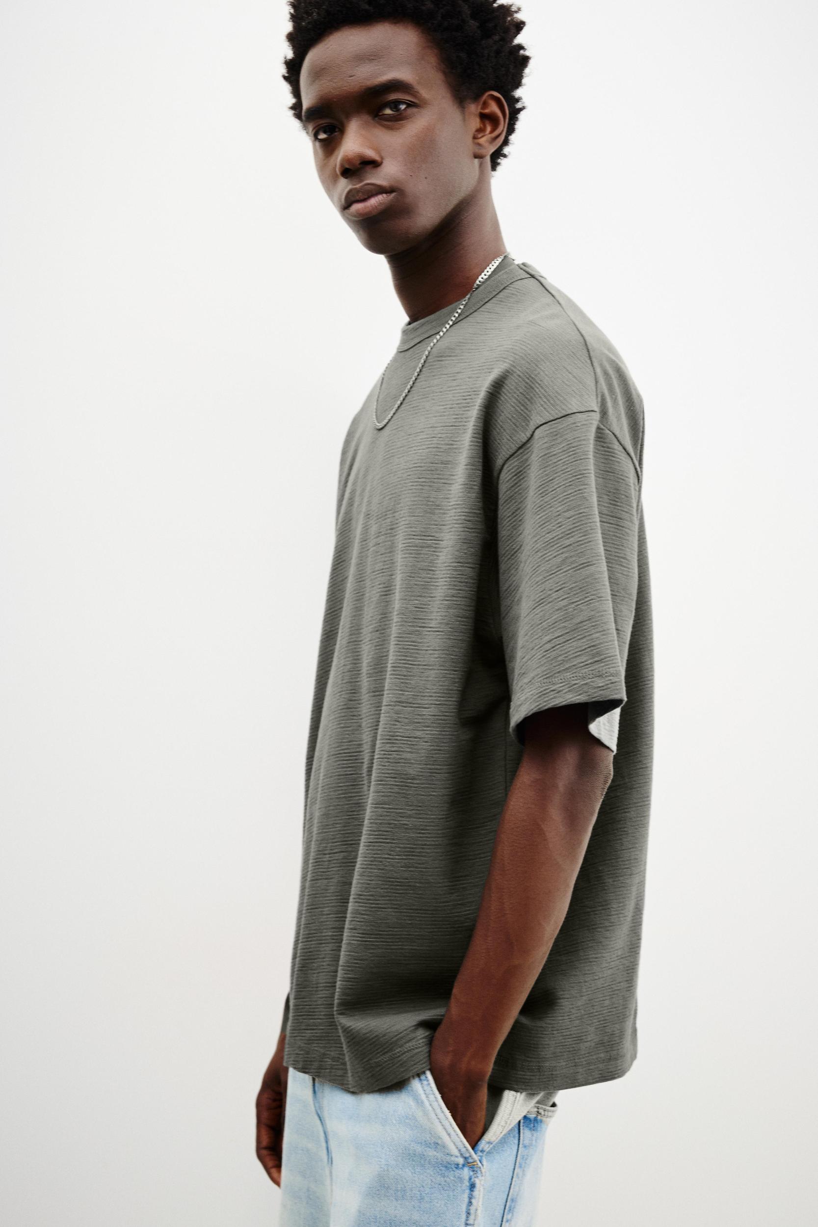 Short sleeve textured T-shirt Product Image