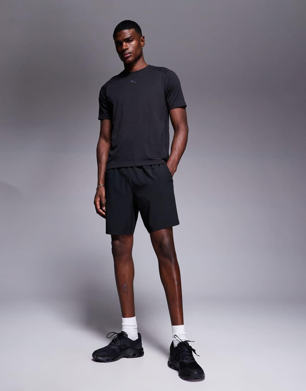 PUMA Run Short Sleeve Tee in black Product Image