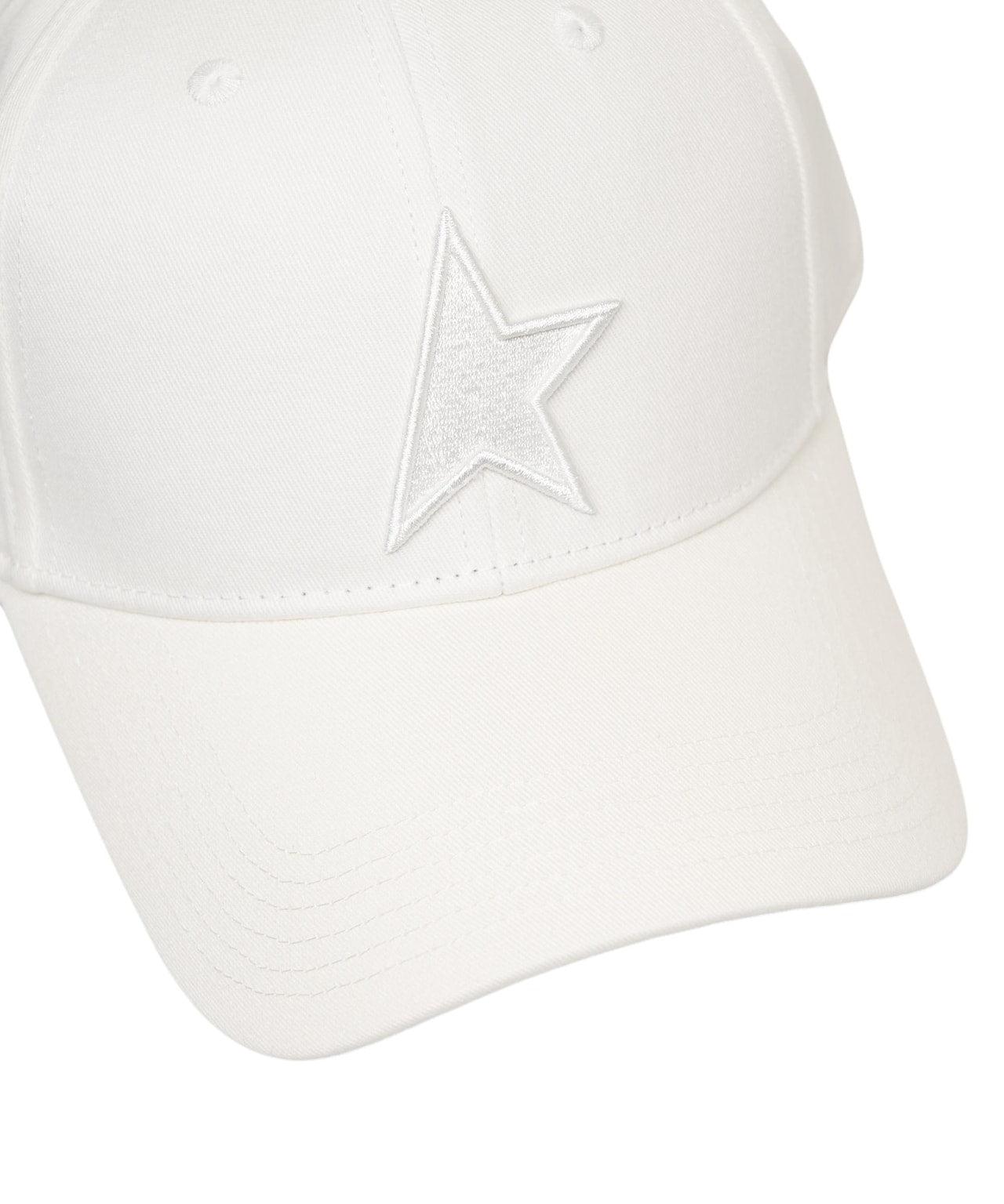 Baseball cap with logo embroidery Product Image