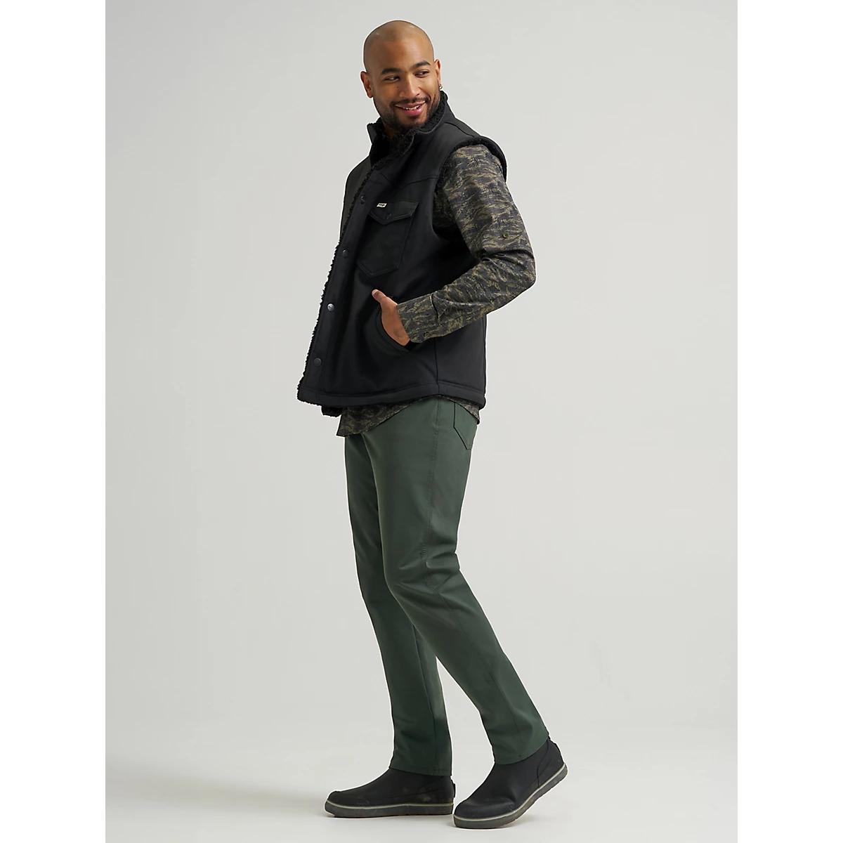 Wrangler All Terrain Gear Men's Tech Range Reversible Vest in Jet Product Image