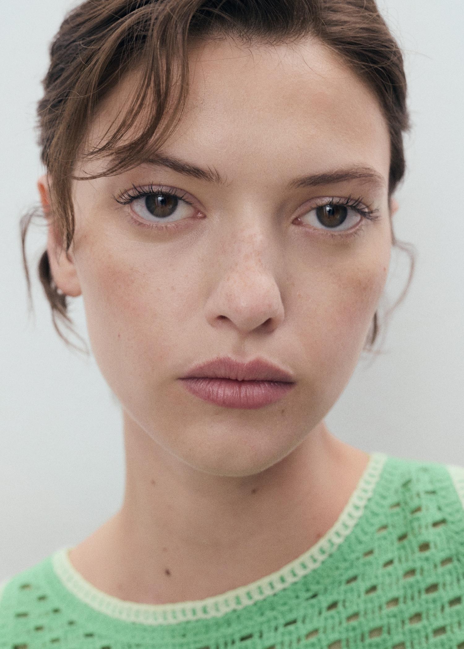 Crochet top with floral finishes - Women | MANGO USA Product Image