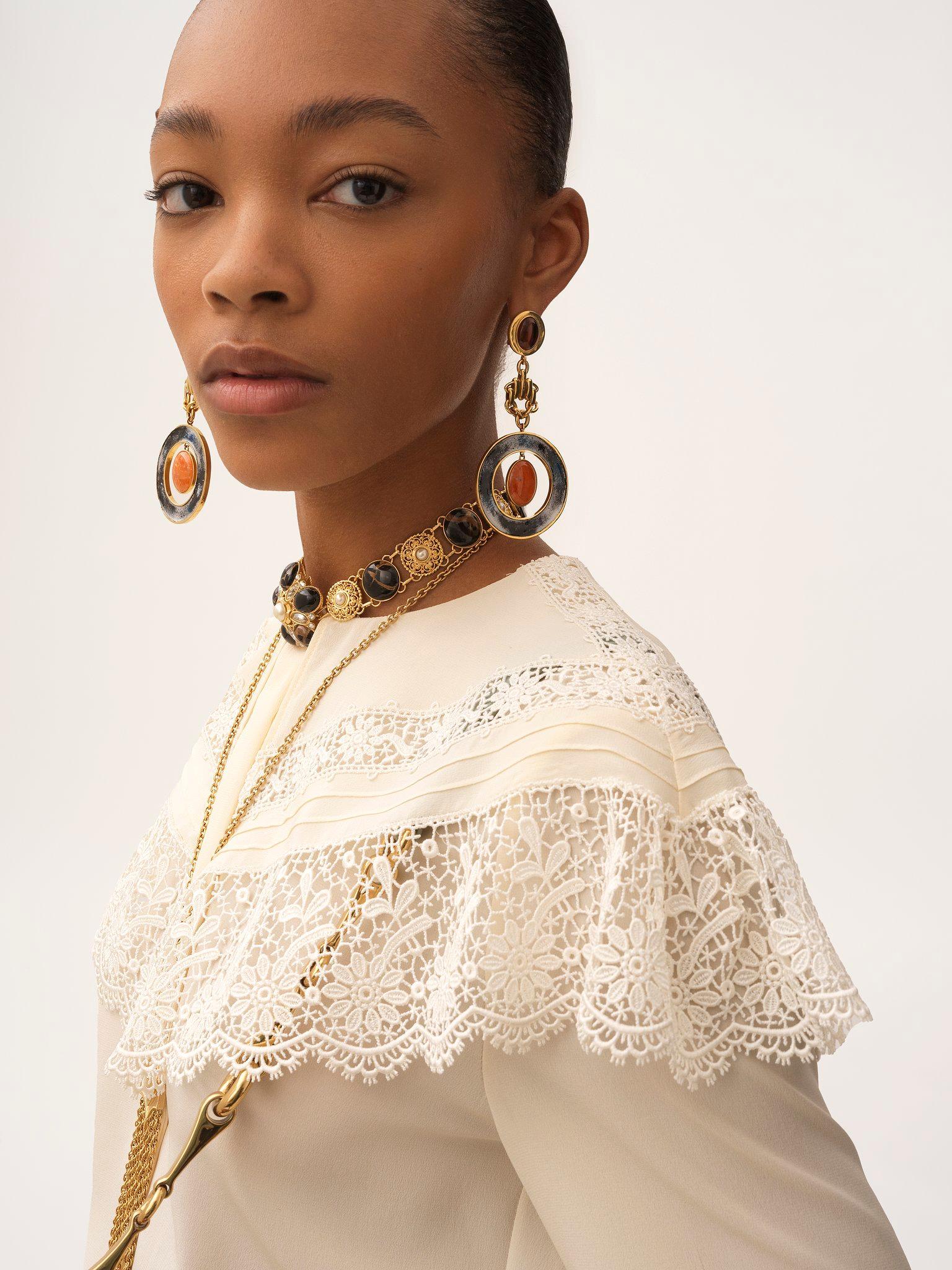 Gathered blouse in crêpe de chine & lace Product Image