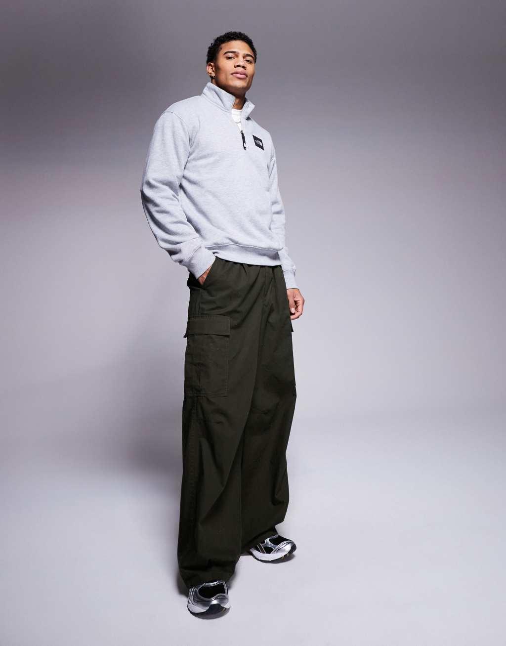 The North Face Box Half Dome Quarter Zip Sweatshirt in gray Product Image