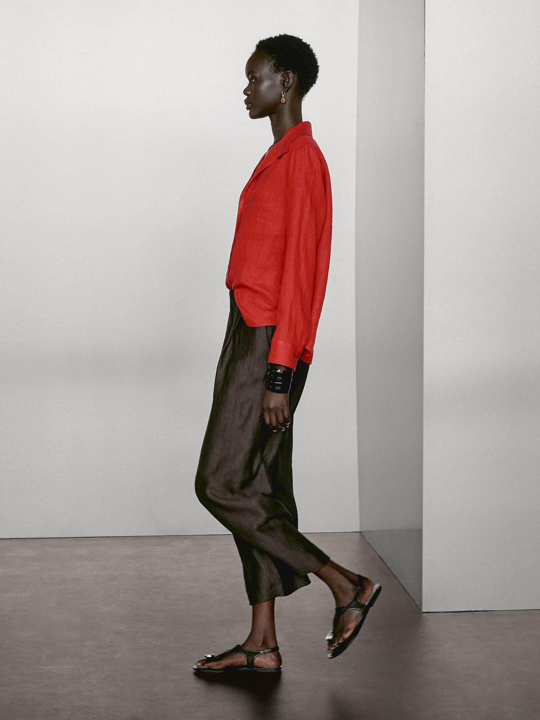 Flowing linen blend trousers with darts Product Image