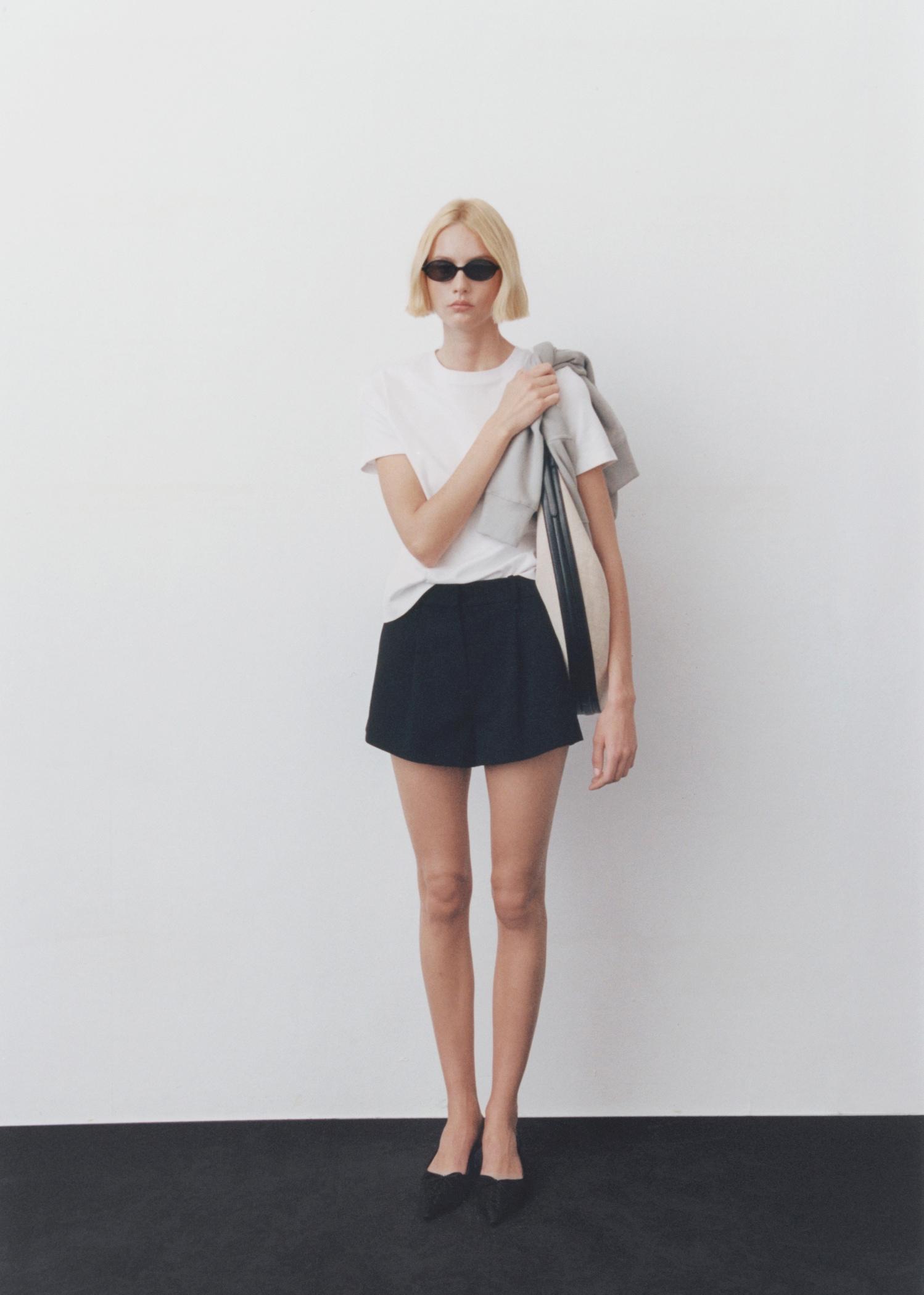 Short-sleeved cotton t-shirt - Women | MANGO USA Product Image