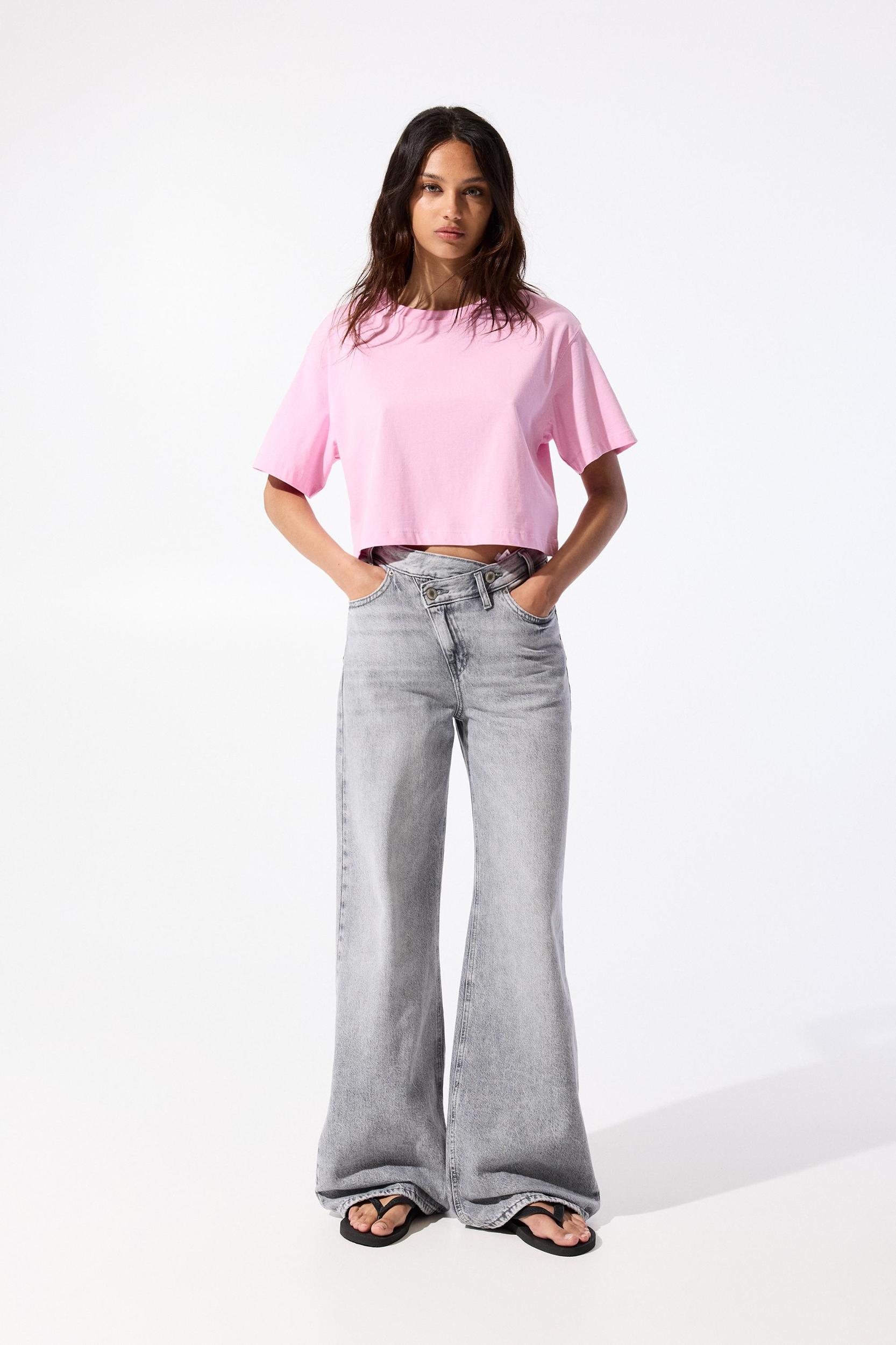 Cropped short sleeve T-shirt Product Image