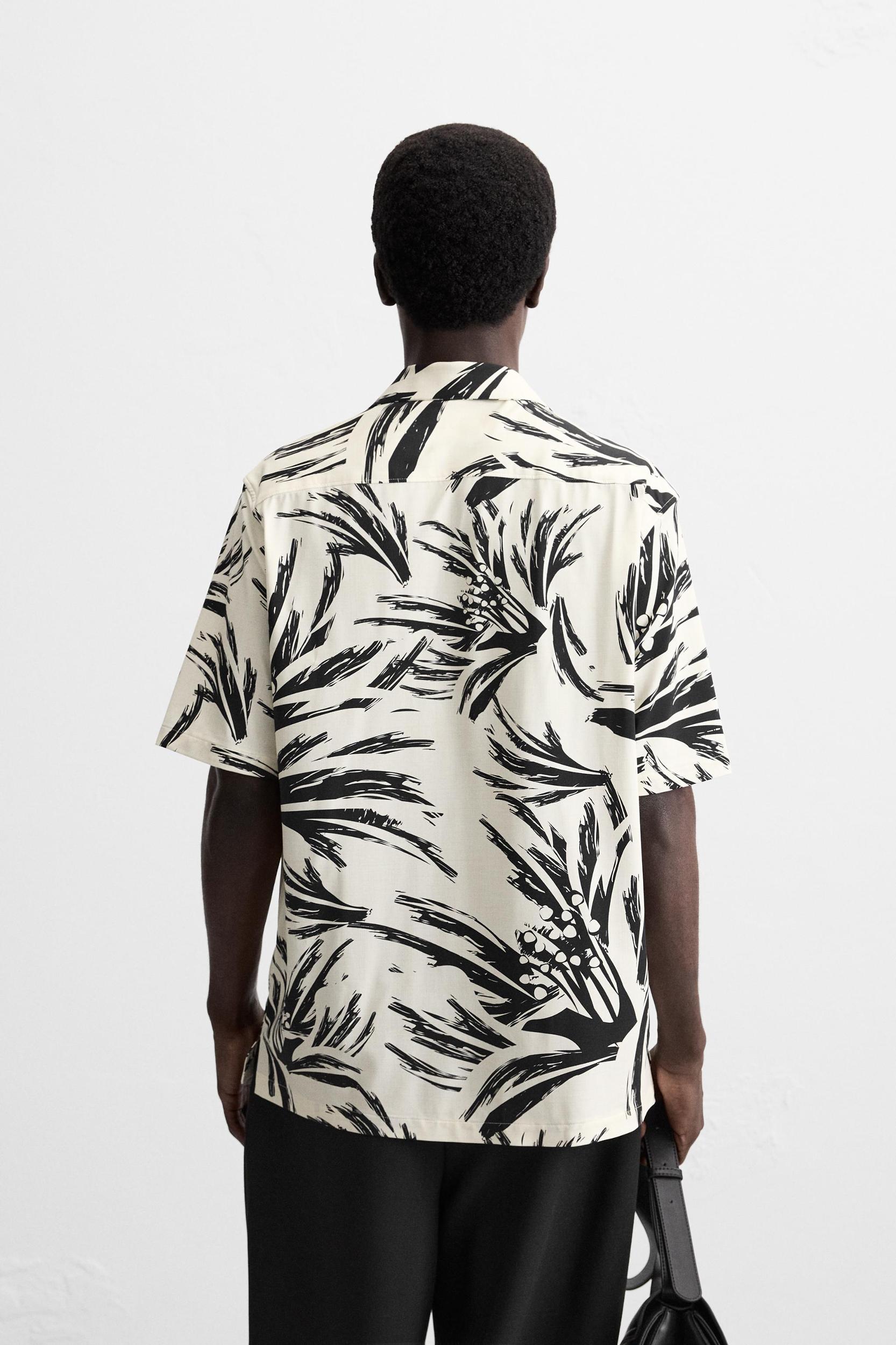 ABSTRACT PRINT STRETCH SHIRT Product Image