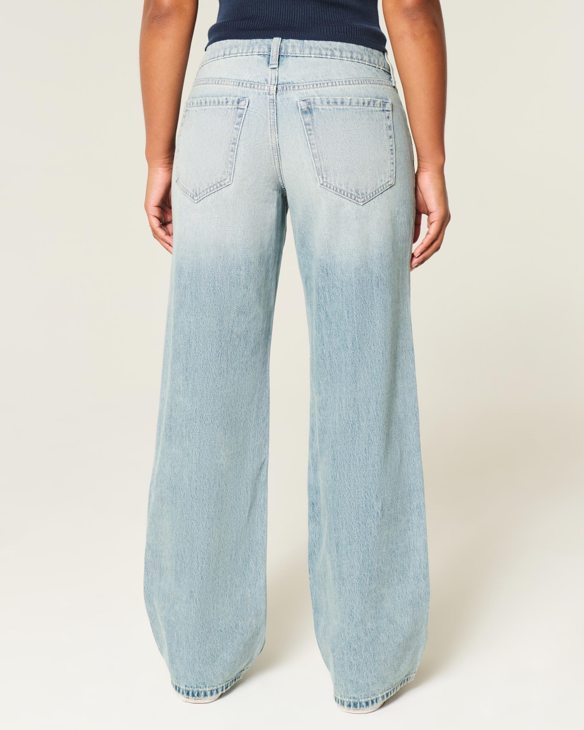 Curvy Low-Rise Light Wash Baggy Jeans Product Image