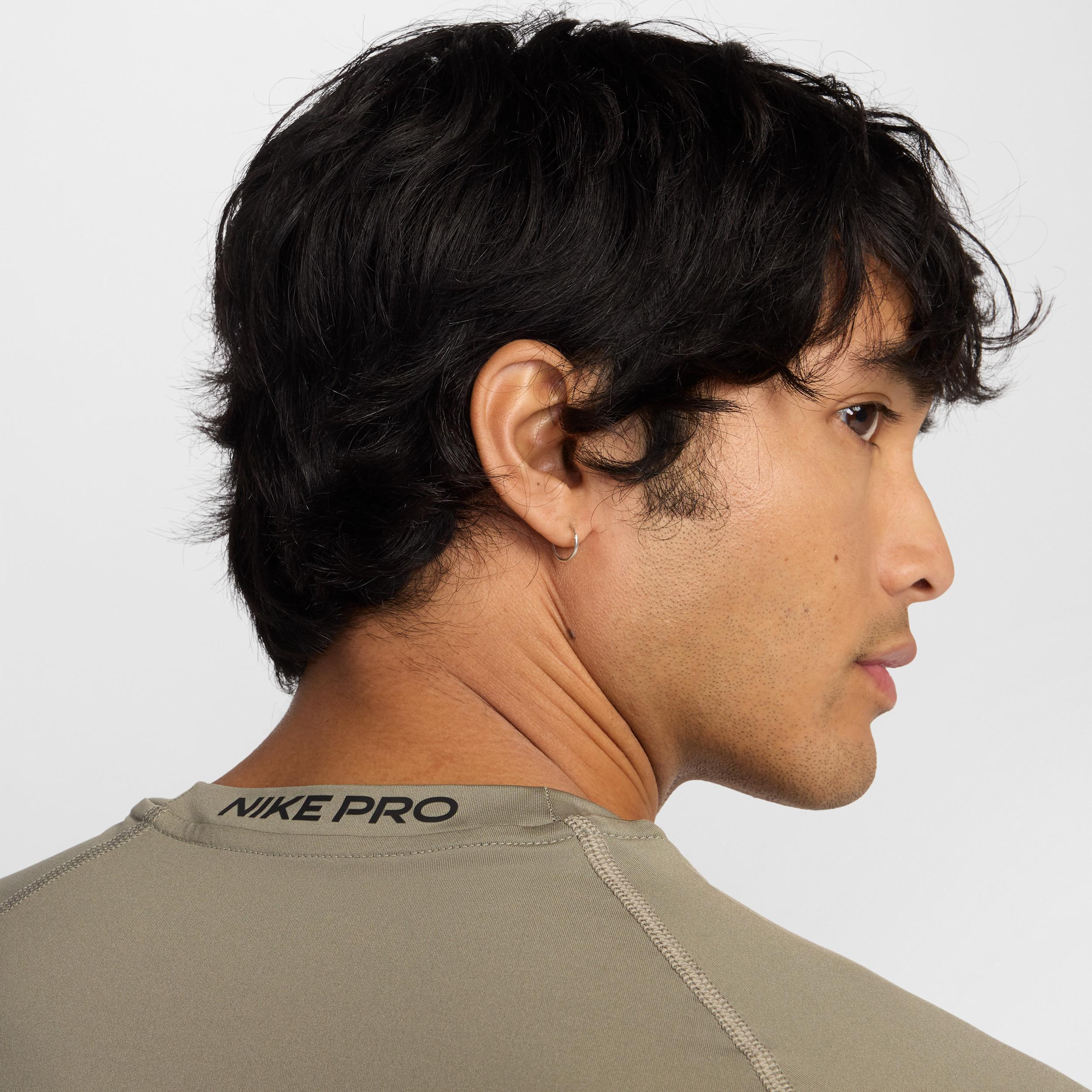 Nike Pro Men's Dri-FIT Slim Long-Sleeve Fitness Top Product Image