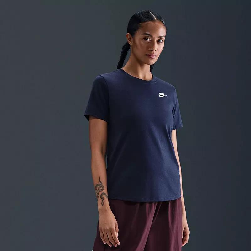 Women's Nike Sportswear Club Essentials Tee,  Product Image
