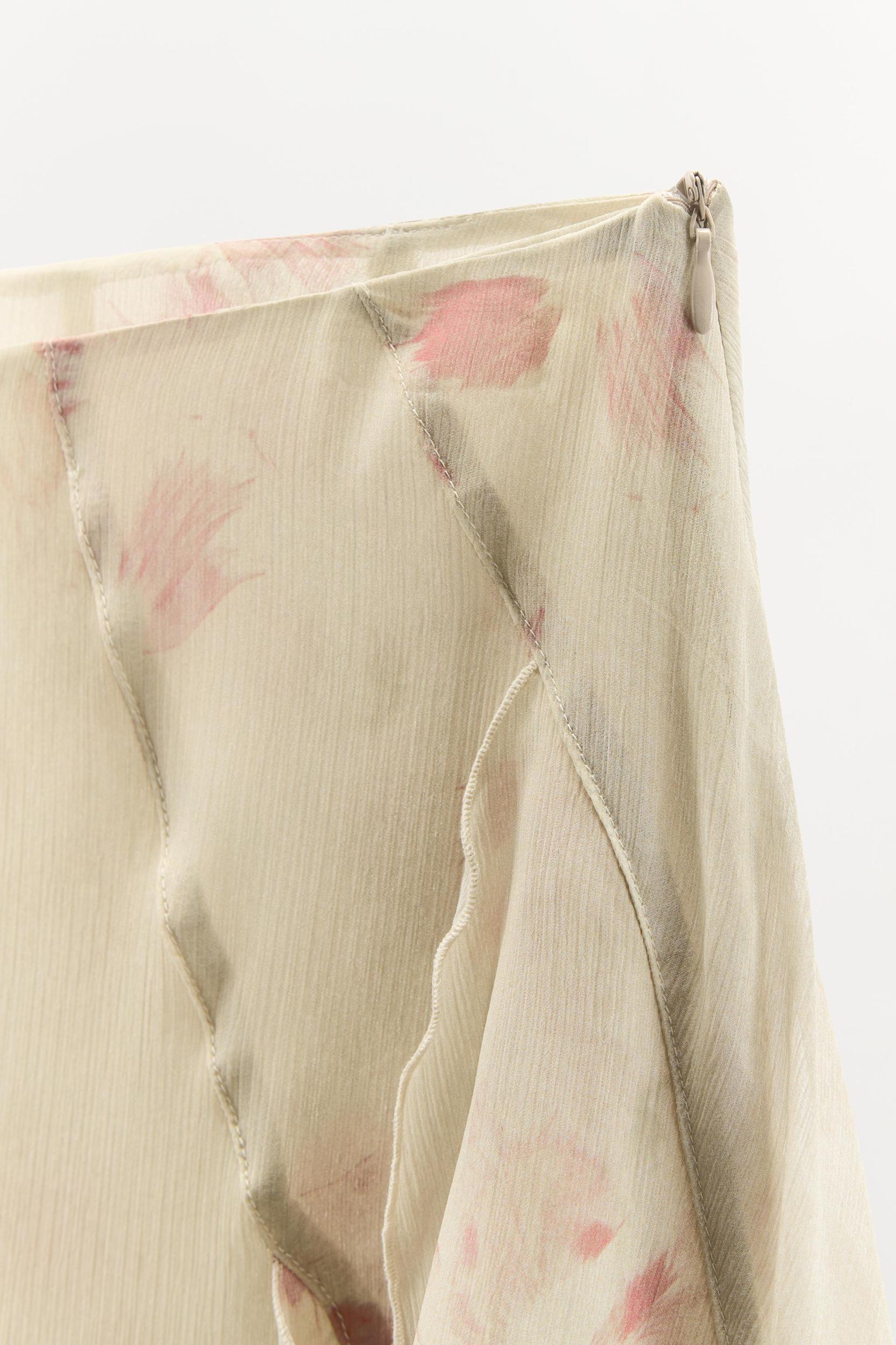 PRINTED RUFFLE SKIRT Product Image