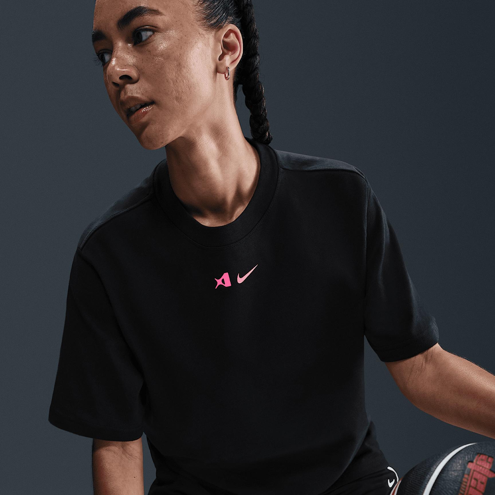 Nike Womens Aja Wilson Loose Short-Sleeve T-Shirt | HQ1696-011 Product Image