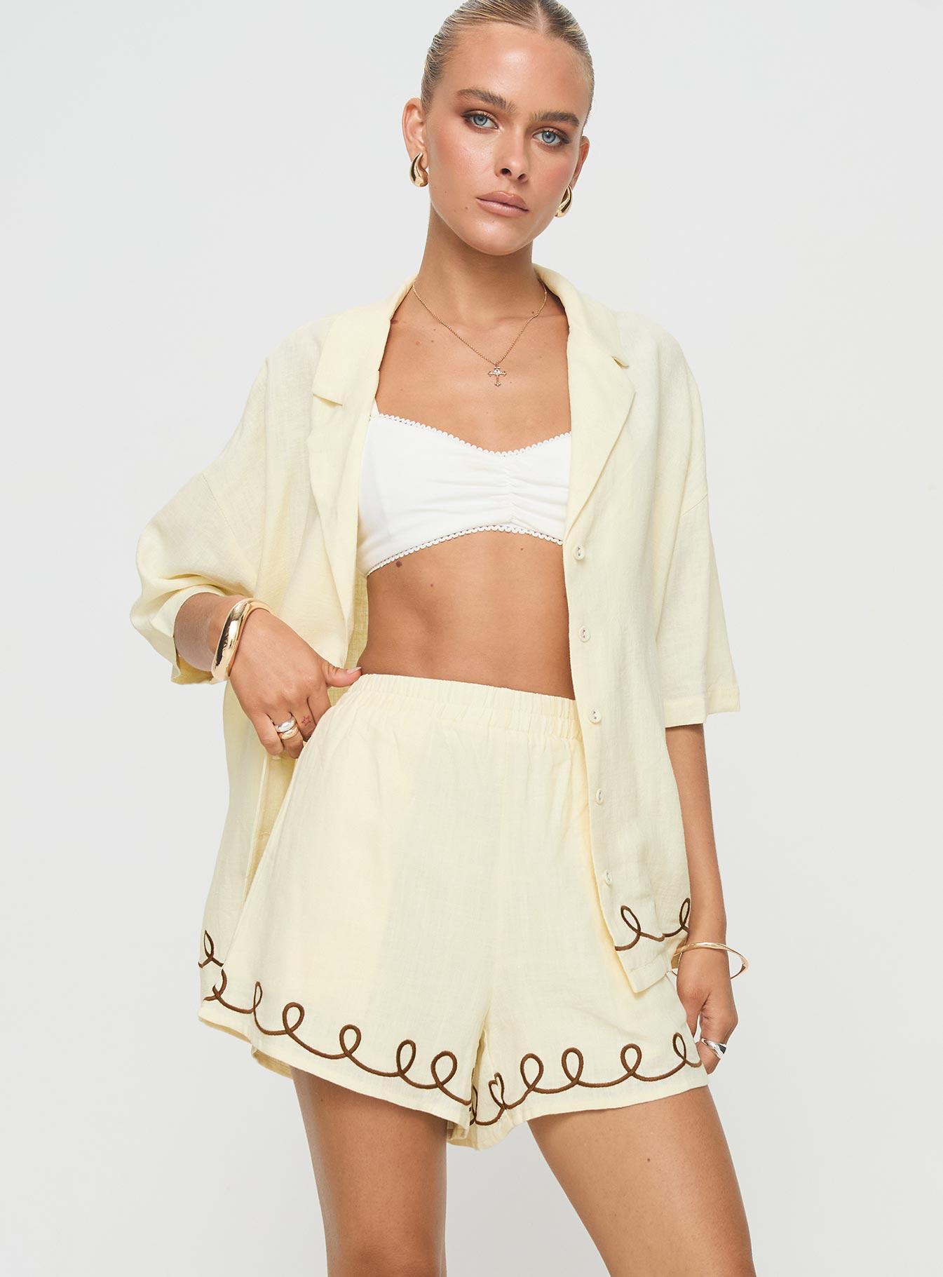 Jamari Linen Blend Shorts Cream / Brown Product Image