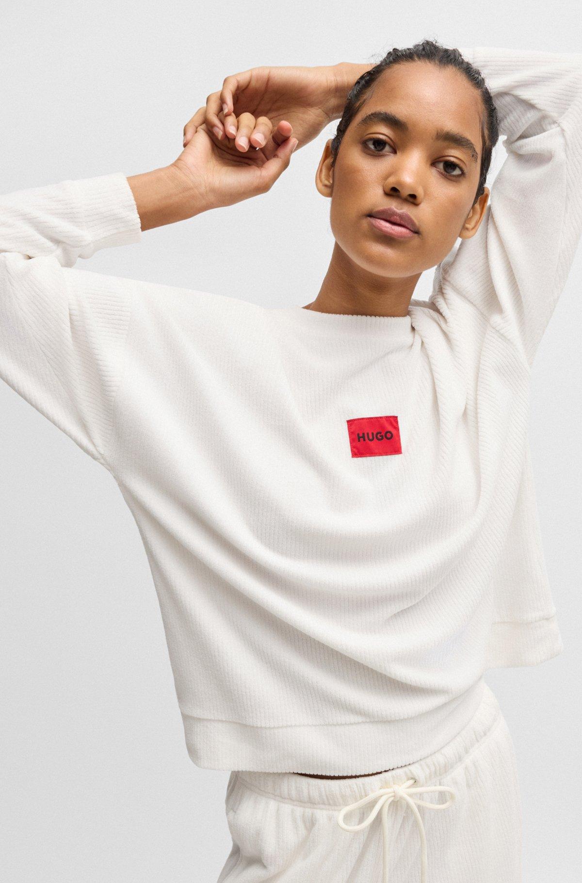 HUGO - Sweatshirt with red logo label - White Product Image