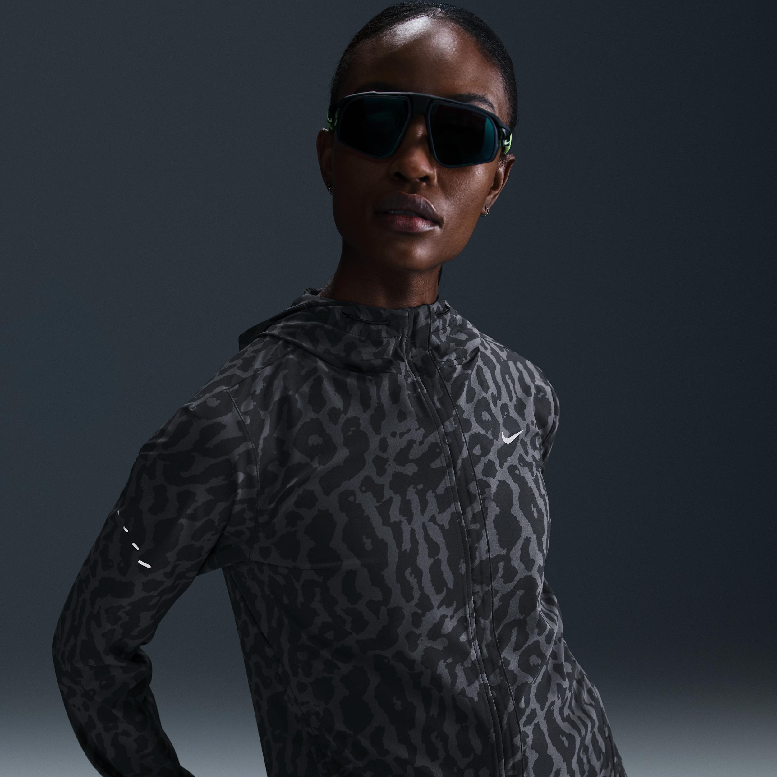 Nike Swift Women's Dri-FIT Packable Running Jacket Product Image