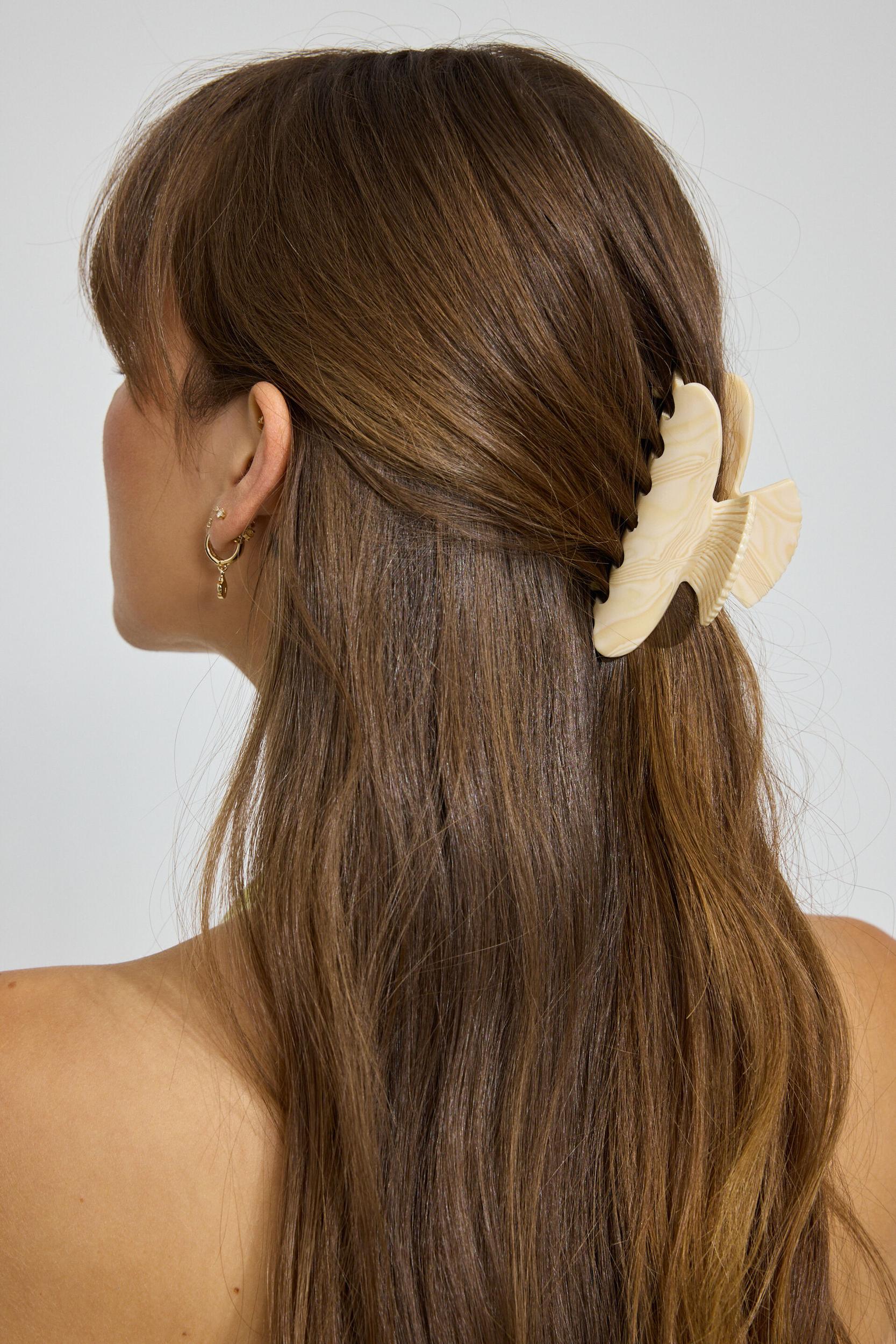 Shell Hair Claw Product Image