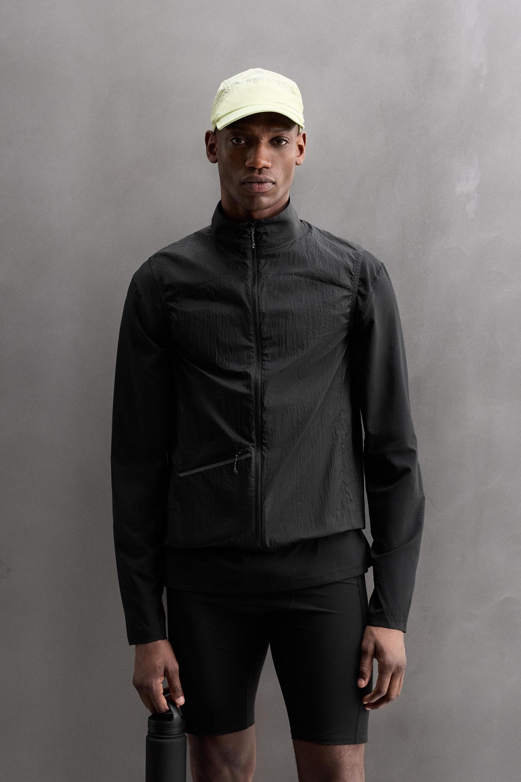 LIGHTWEIGHT TECHNICAL VEST Product Image