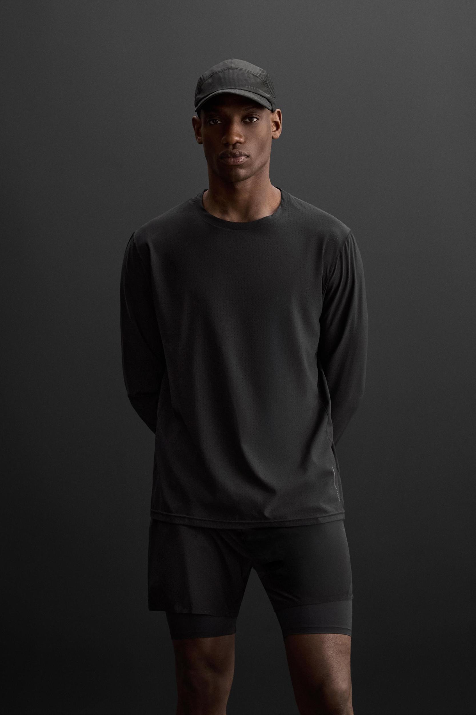 LONG SLEEVE PERFORATED T-SHIRT Product Image