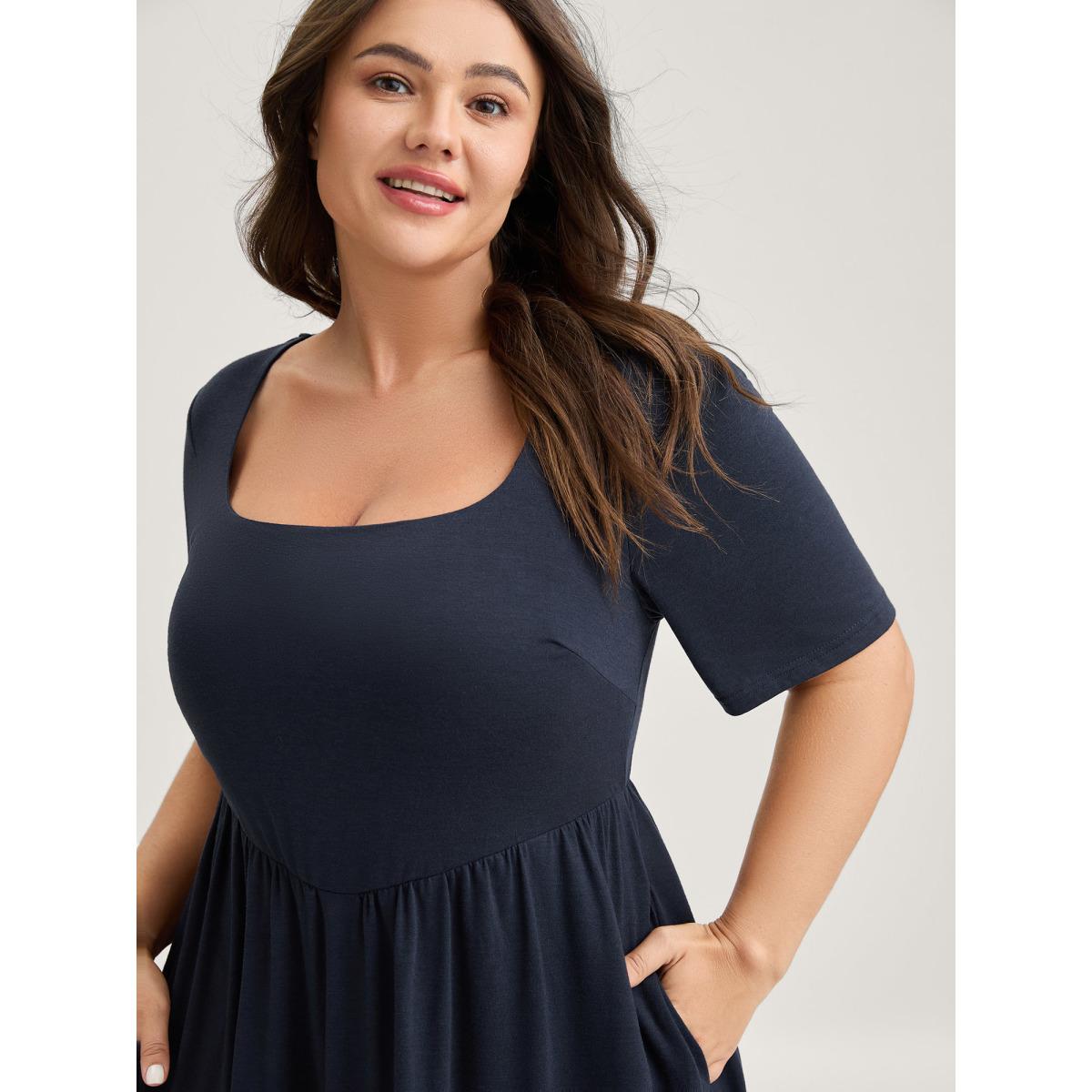 Plus Size Scoop Neck Stretch Solid Pockets Midi Dress Indigo Women Leisure U-neck Short sleeve Curvy BloomChic 14-16/1X Product Image