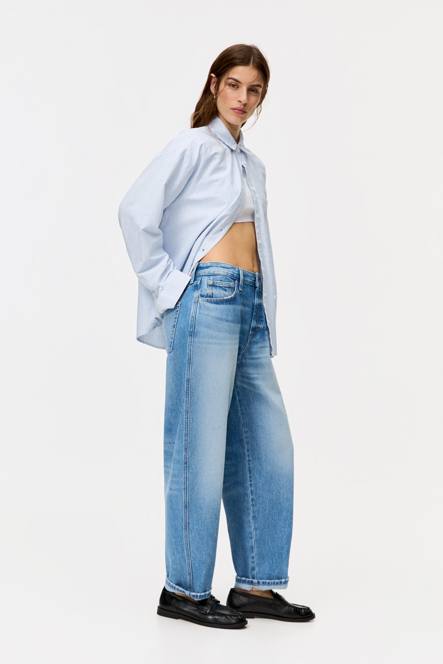 Mid-rise balloon fit jeans Product Image