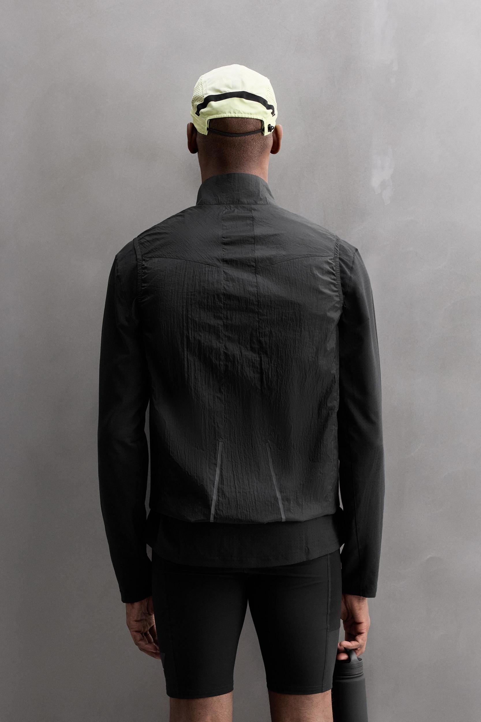 LIGHTWEIGHT TECHNICAL VEST Product Image