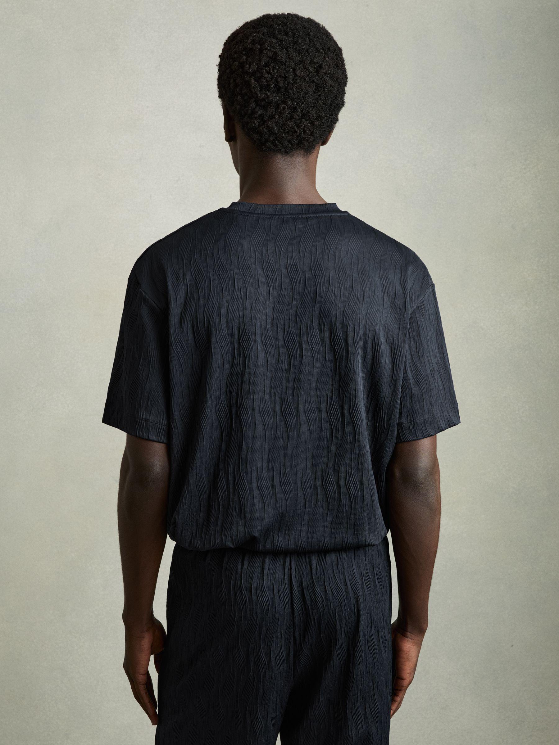 Oversized Wave-Jacquard T-Shirt in Navy Product Image