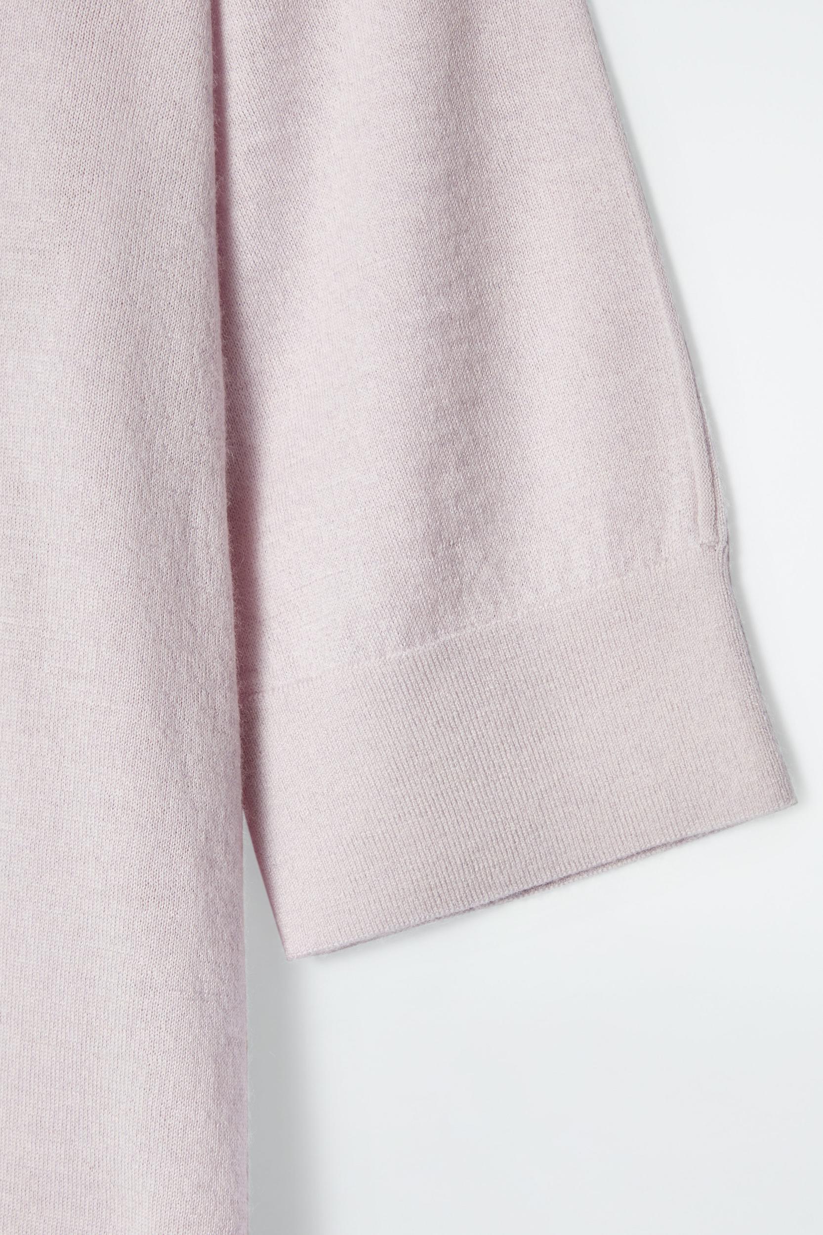 FINE PURE CASHMERE T-SHIRT Product Image