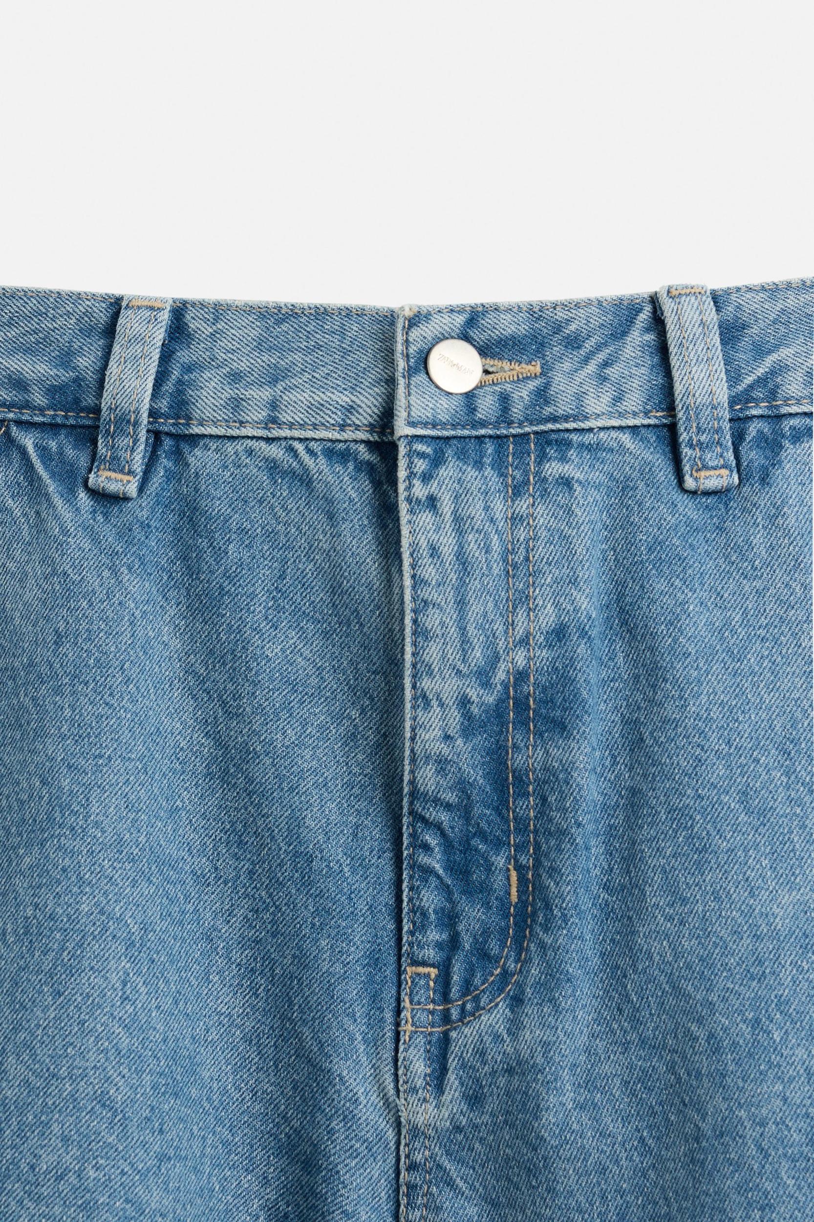 CARPENTER POCKET DENIM SHORTS Product Image