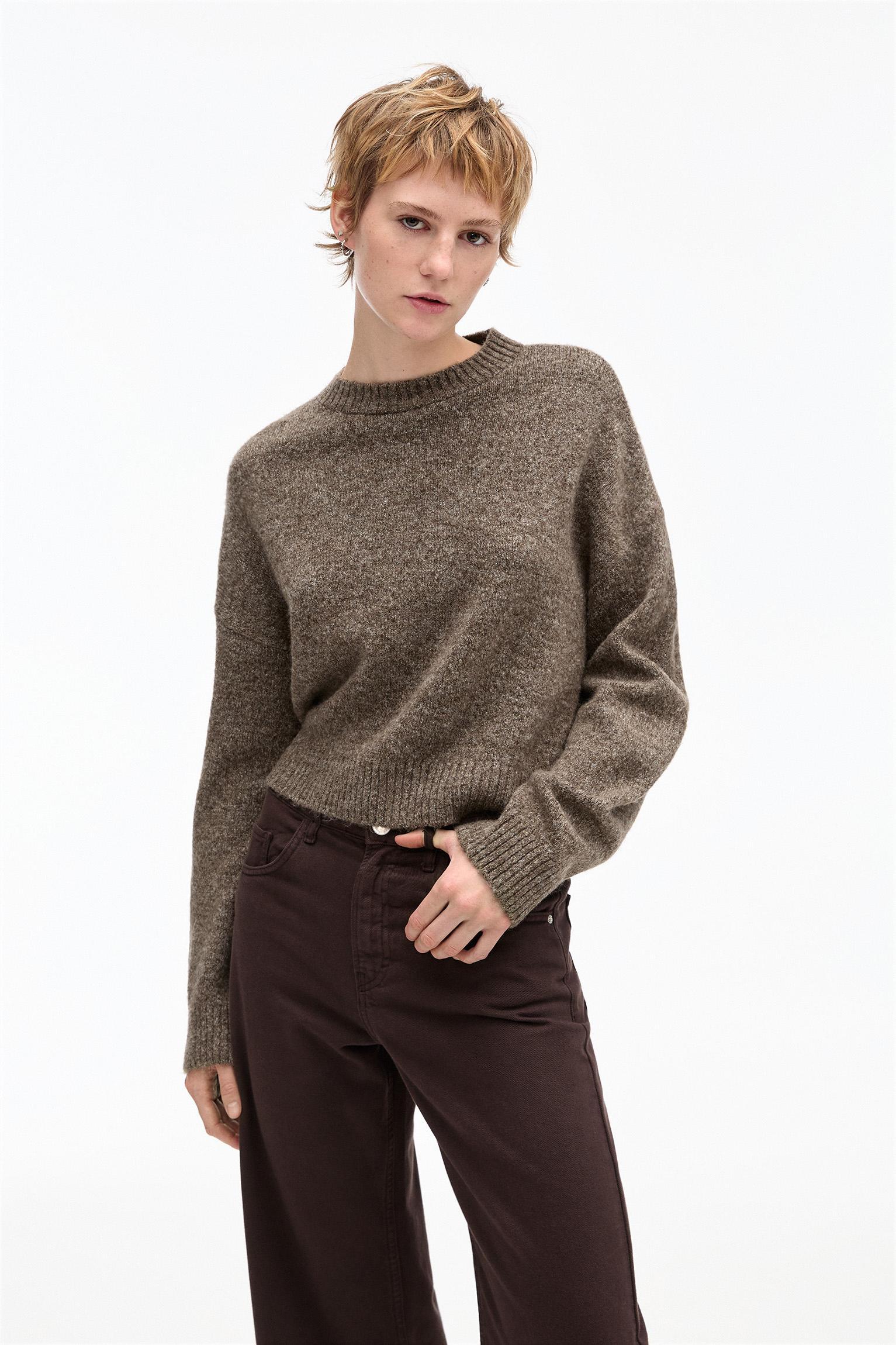 Basic sweater Product Image