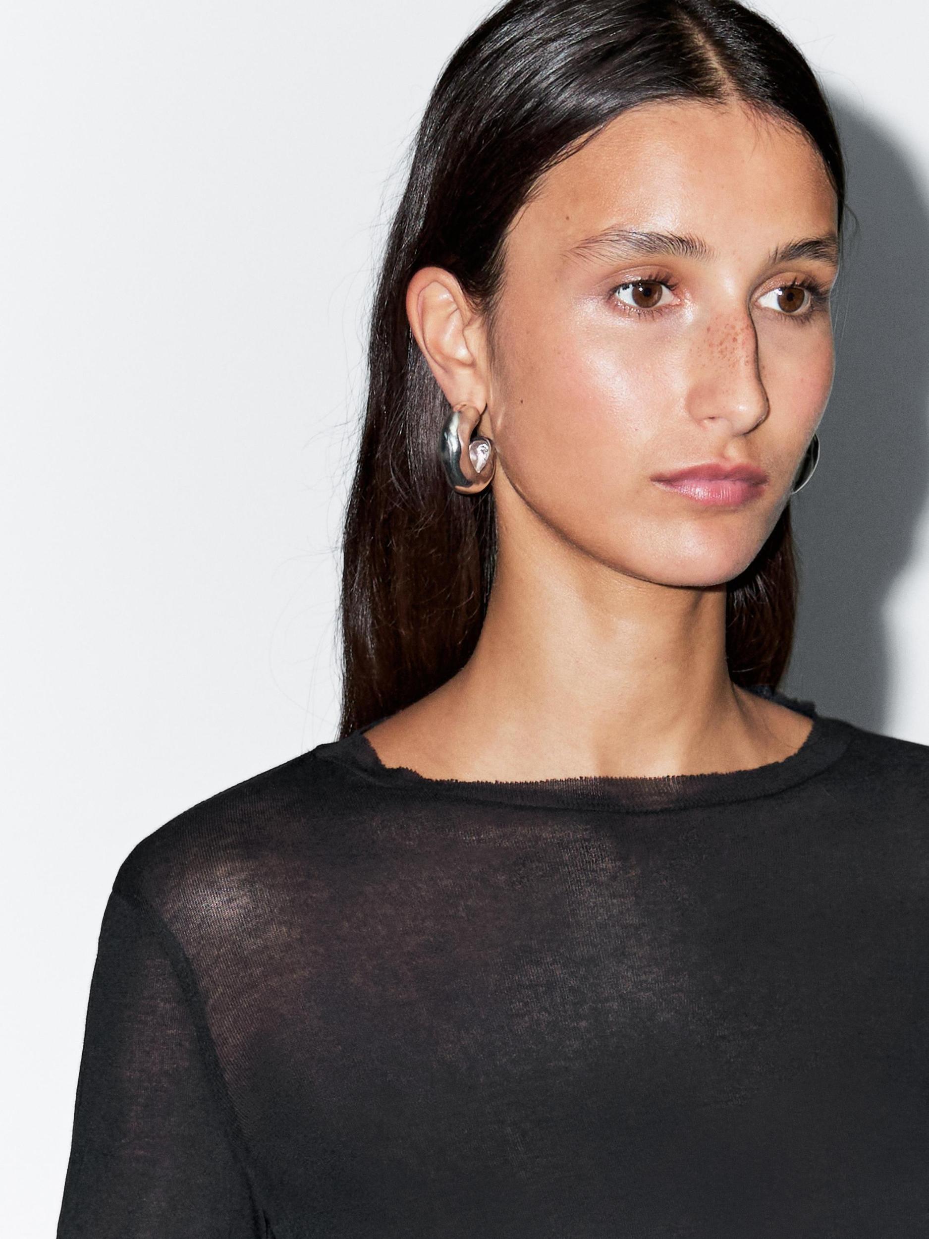 100% cotton T-shirt with neckline detail Product Image