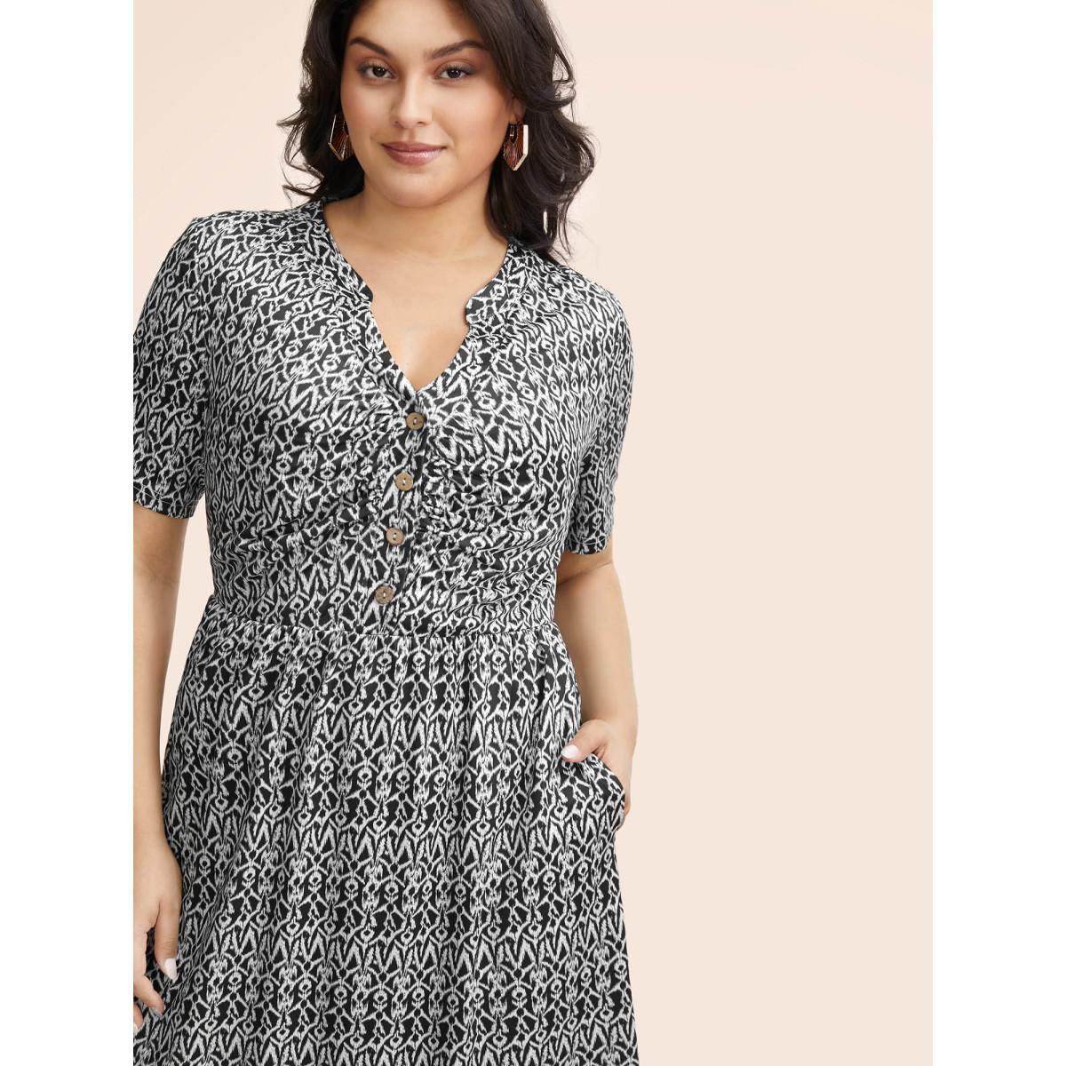 Plus Size Boho Print Notched Collar Ruched Dress Black Women Elegant Gathered Notched collar Short sleeve Curvy BloomChic 12/L Product Image